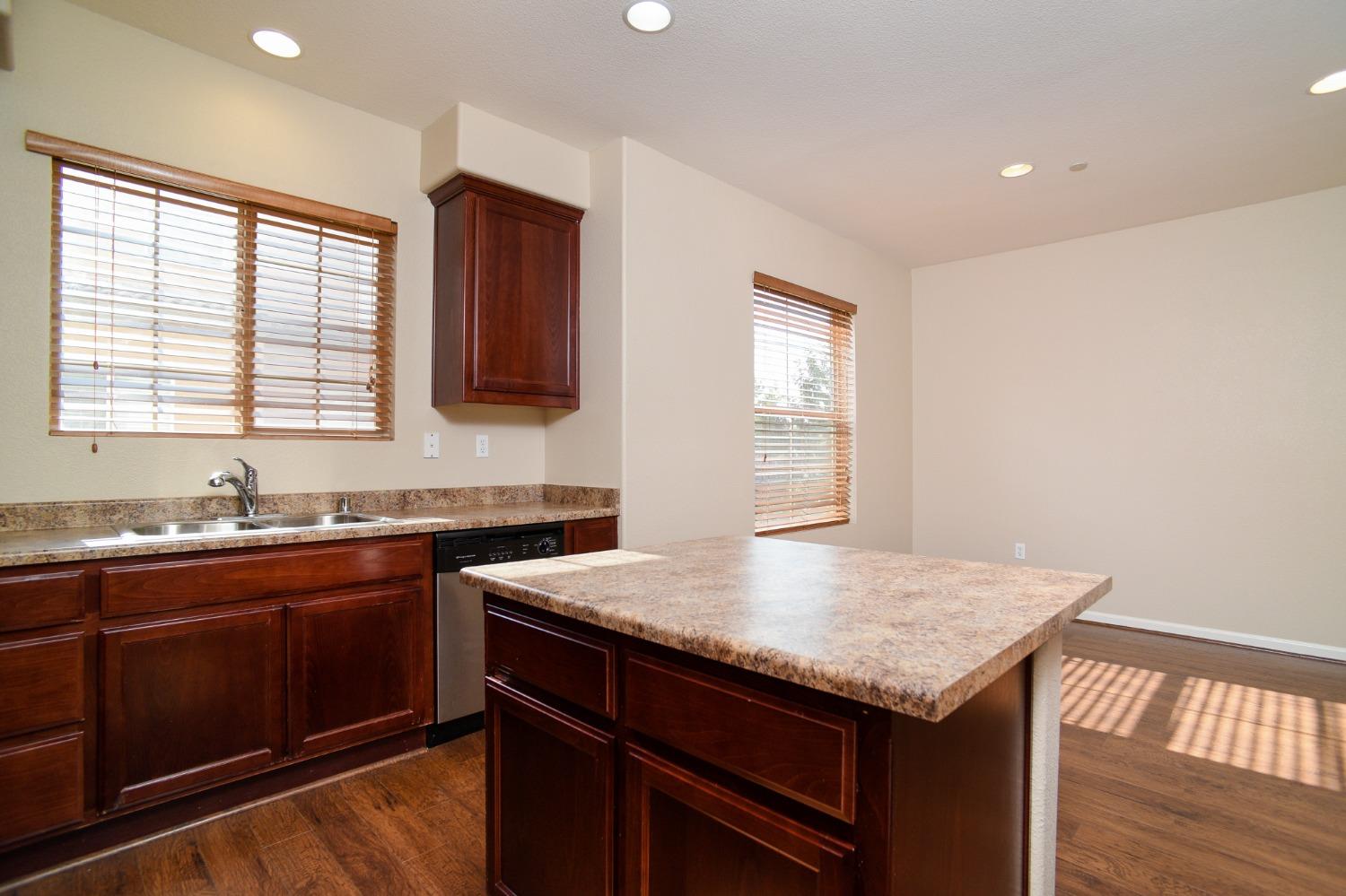 Detail Gallery Image 7 of 22 For 5301 E Commerce Way #46104,  Sacramento,  CA 95835 - 2 Beds | 2/1 Baths