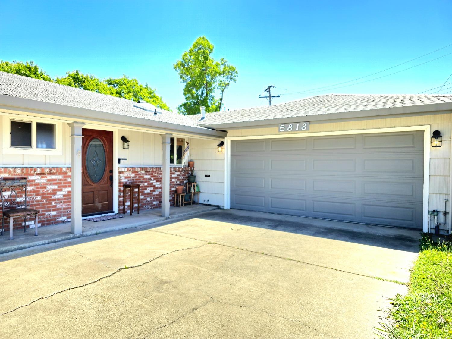 Detail Gallery Image 3 of 29 For 5813 Eastridge Dr, Sacramento,  CA 95842 - 4 Beds | 2 Baths