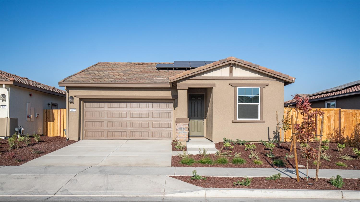 Detail Gallery Image 2 of 29 For 607 Estancia St, Lathrop,  CA 95330 - 3 Beds | 2 Baths