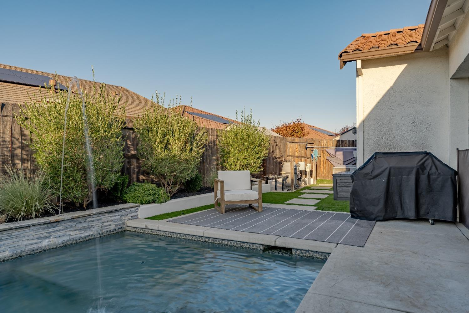 Detail Gallery Image 3 of 43 For 216 Valentino Ct, Roseville,  CA 95747 - 4 Beds | 3/1 Baths