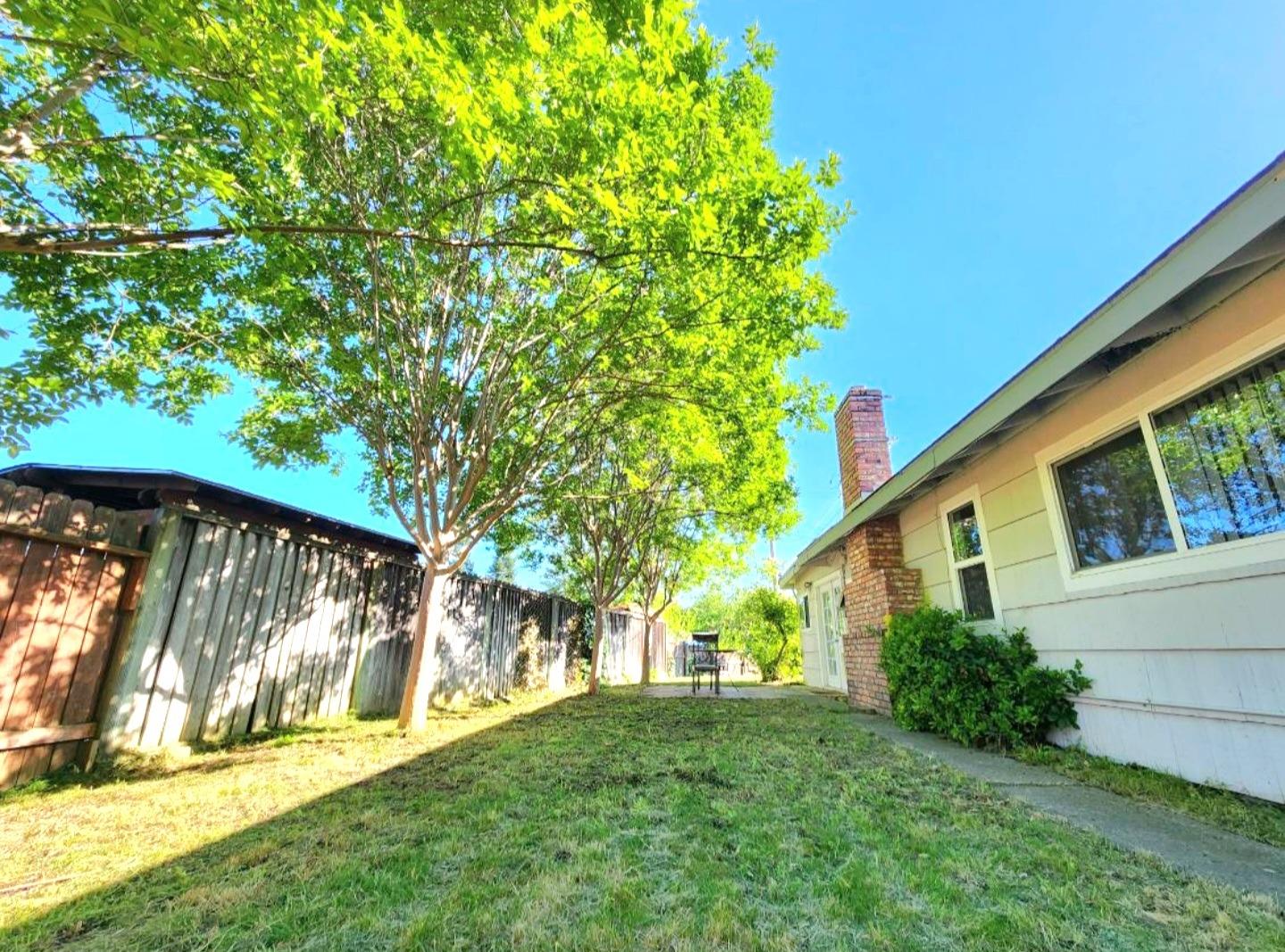 Detail Gallery Image 25 of 29 For 5813 Eastridge Dr, Sacramento,  CA 95842 - 4 Beds | 2 Baths