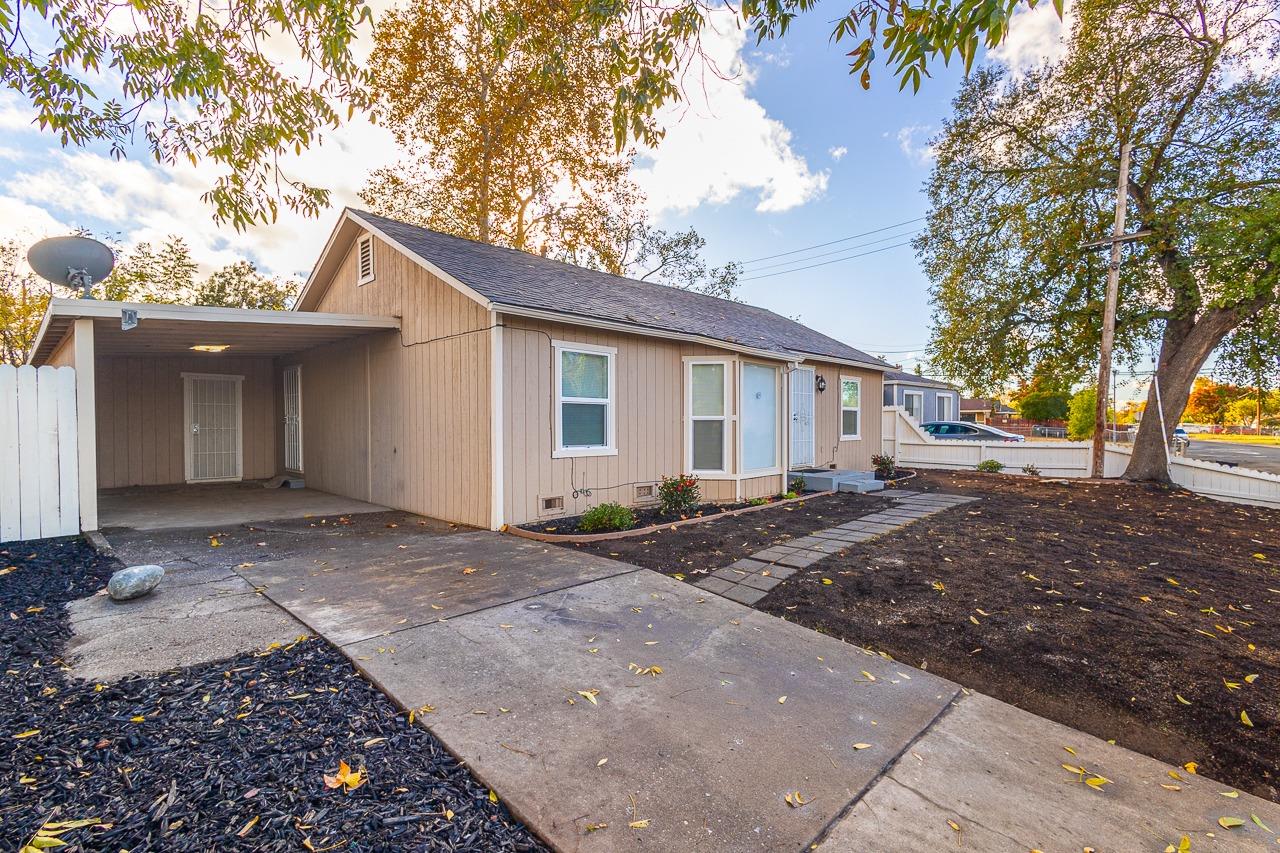 Detail Gallery Image 3 of 22 For 1106 Carmelita Ave, Sacramento,  CA 95838 - 2 Beds | 1 Baths