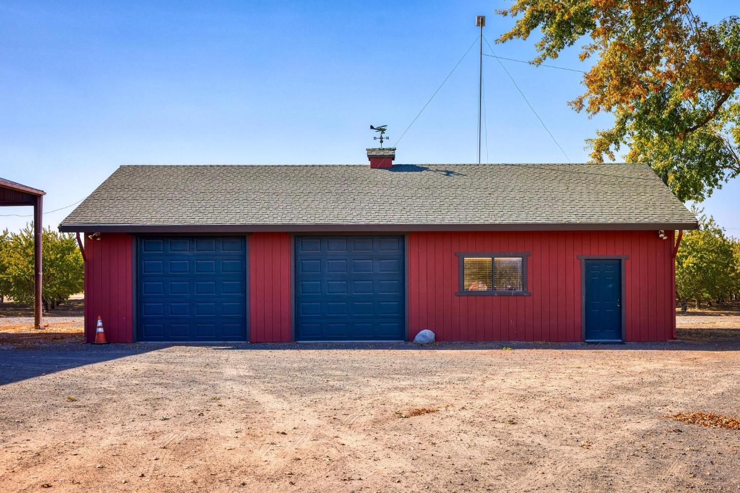 Detail Gallery Image 4 of 67 For 30324 E Lone Tree Rd, Oakdale,  CA 95361 - 3 Beds | 2/1 Baths