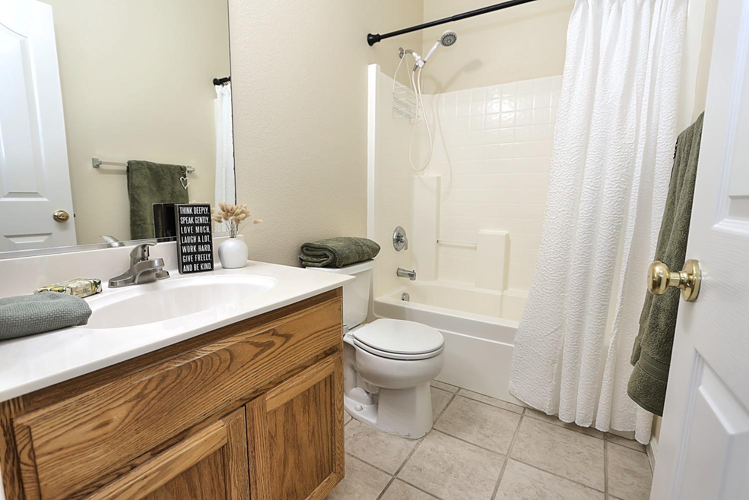 Detail Gallery Image 35 of 49 For 171 Arnold Gamble Cir, Sacramento,  CA 95835 - 3 Beds | 2 Baths