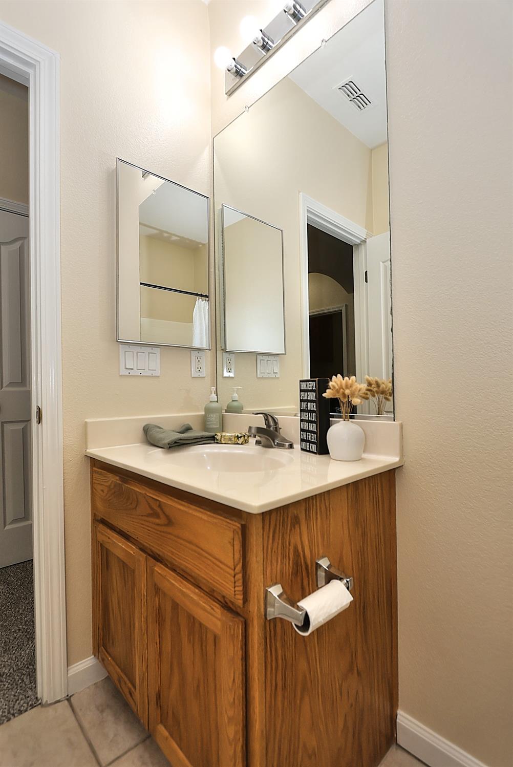 Detail Gallery Image 36 of 49 For 171 Arnold Gamble Cir, Sacramento,  CA 95835 - 3 Beds | 2 Baths