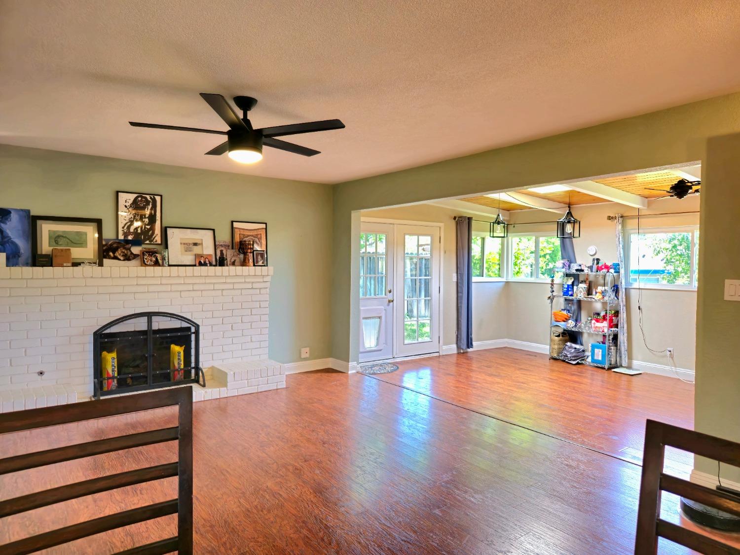 Detail Gallery Image 12 of 29 For 5813 Eastridge Dr, Sacramento,  CA 95842 - 4 Beds | 2 Baths