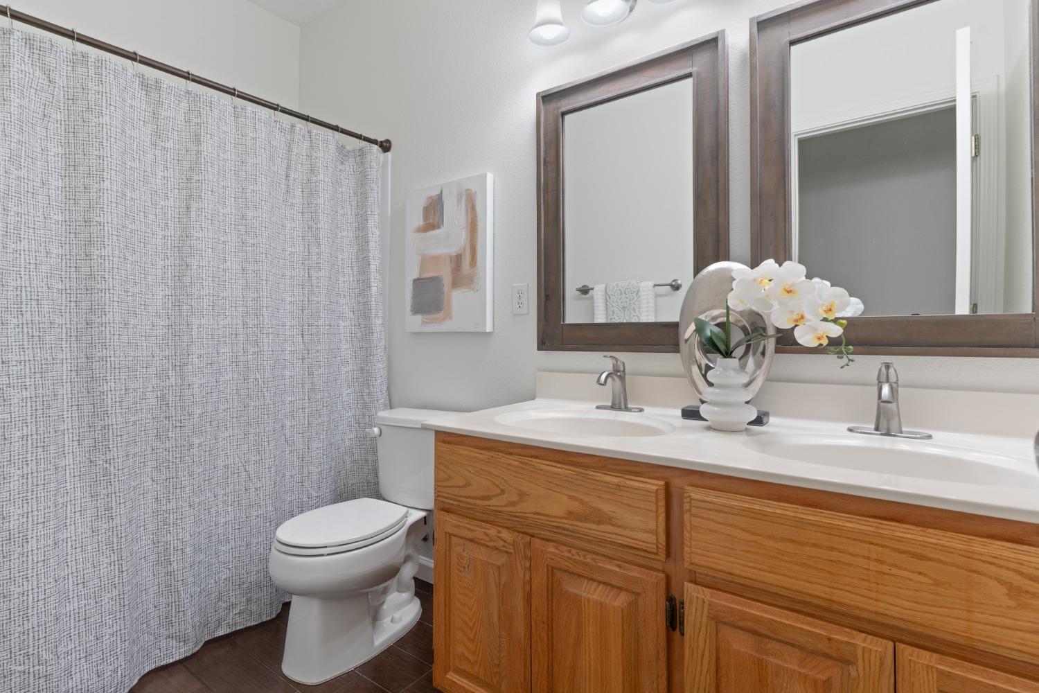 Detail Gallery Image 20 of 26 For 9433 Canmoor Cir, Elk Grove,  CA 95758 - 3 Beds | 2 Baths