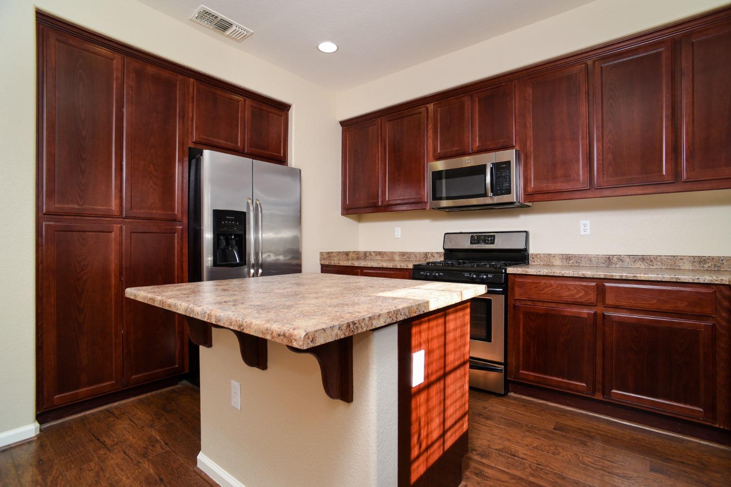 Detail Gallery Image 6 of 22 For 5301 E Commerce Way #46104,  Sacramento,  CA 95835 - 2 Beds | 2/1 Baths