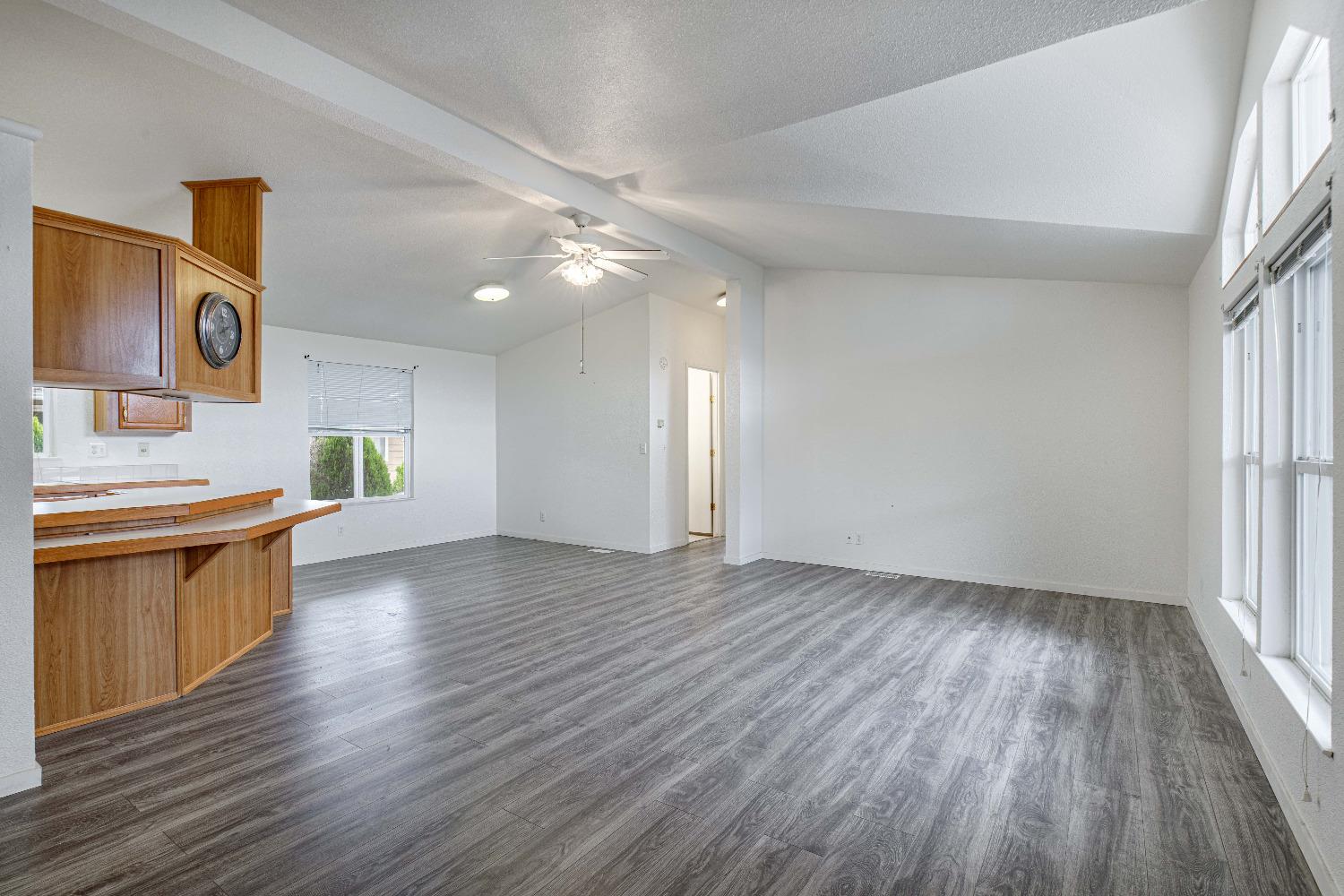 Detail Gallery Image 6 of 31 For 3905 Moana Way 33, Modesto,  CA 95355 - 3 Beds | 2 Baths