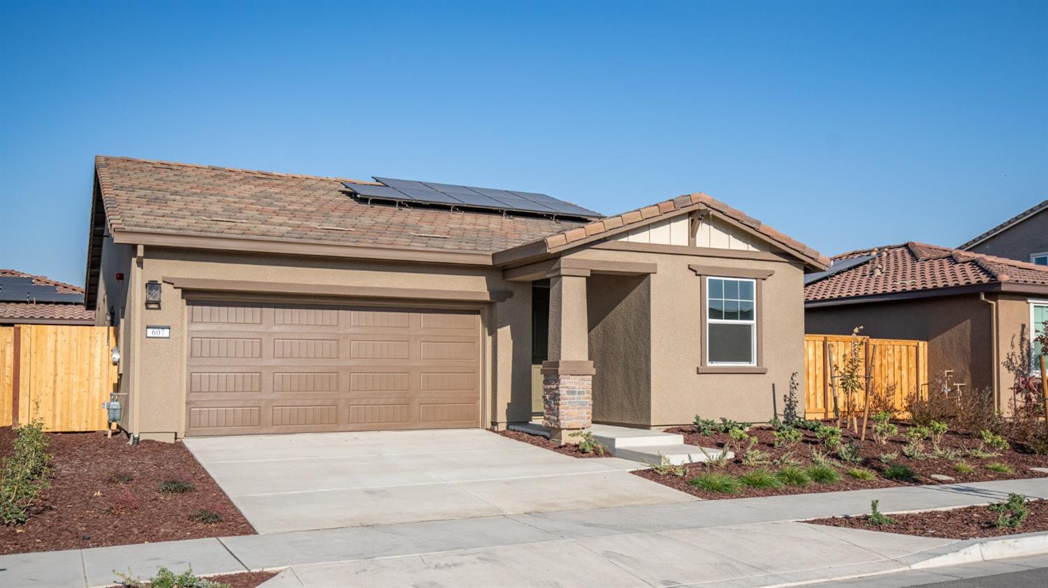 Detail Gallery Image 1 of 29 For 607 Estancia St, Lathrop,  CA 95330 - 3 Beds | 2 Baths