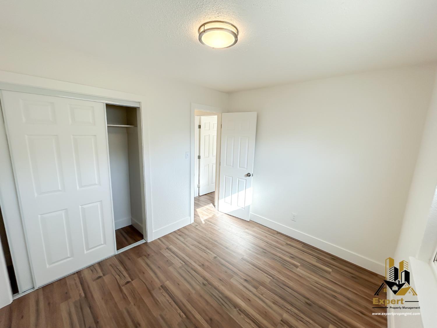 Detail Gallery Image 5 of 6 For 2319 Empress St #4,  Sacramento,  CA 95815 - 1 Beds | 1 Baths