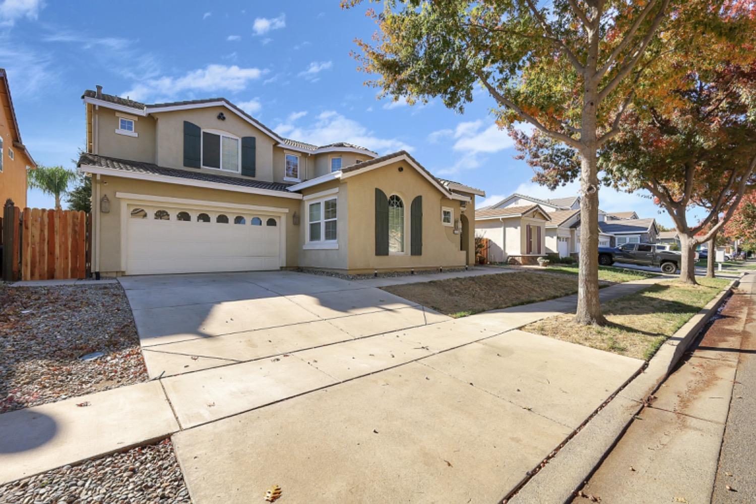 Detail Gallery Image 1 of 68 For 856 Oxford Ct, Yuba City,  CA 95991 - 5 Beds | 4/1 Baths