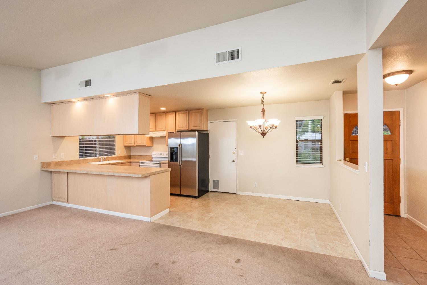 Detail Gallery Image 7 of 45 For 1222 Crescendo Dr, Roseville,  CA 95678 - 3 Beds | 2 Baths