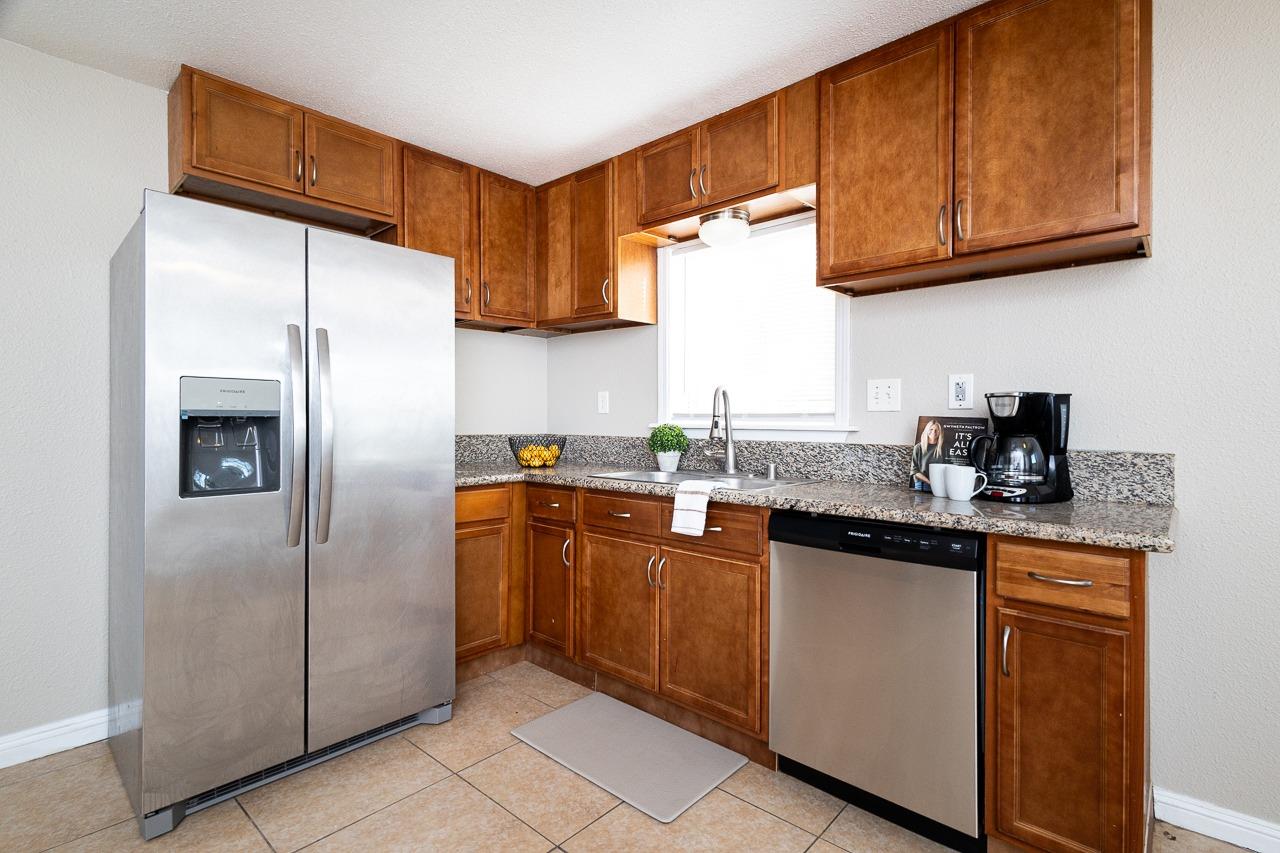 Detail Gallery Image 12 of 22 For 1106 Carmelita Ave, Sacramento,  CA 95838 - 2 Beds | 1 Baths