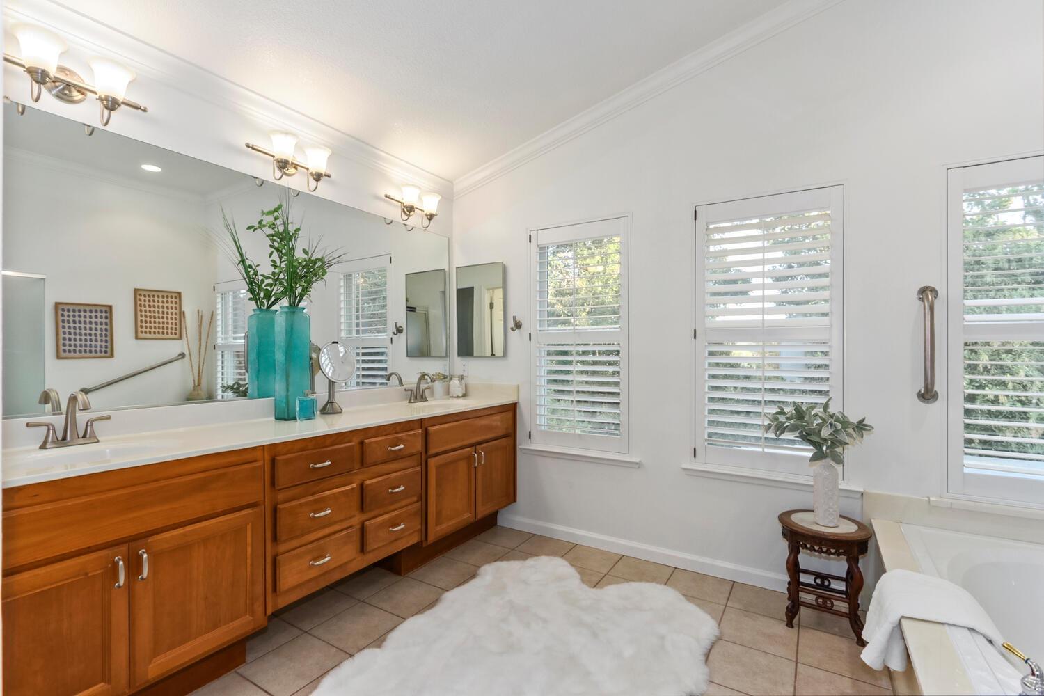 Detail Gallery Image 32 of 56 For 1810 Titian Pl, Davis,  CA 95618 - 4 Beds | 2/1 Baths