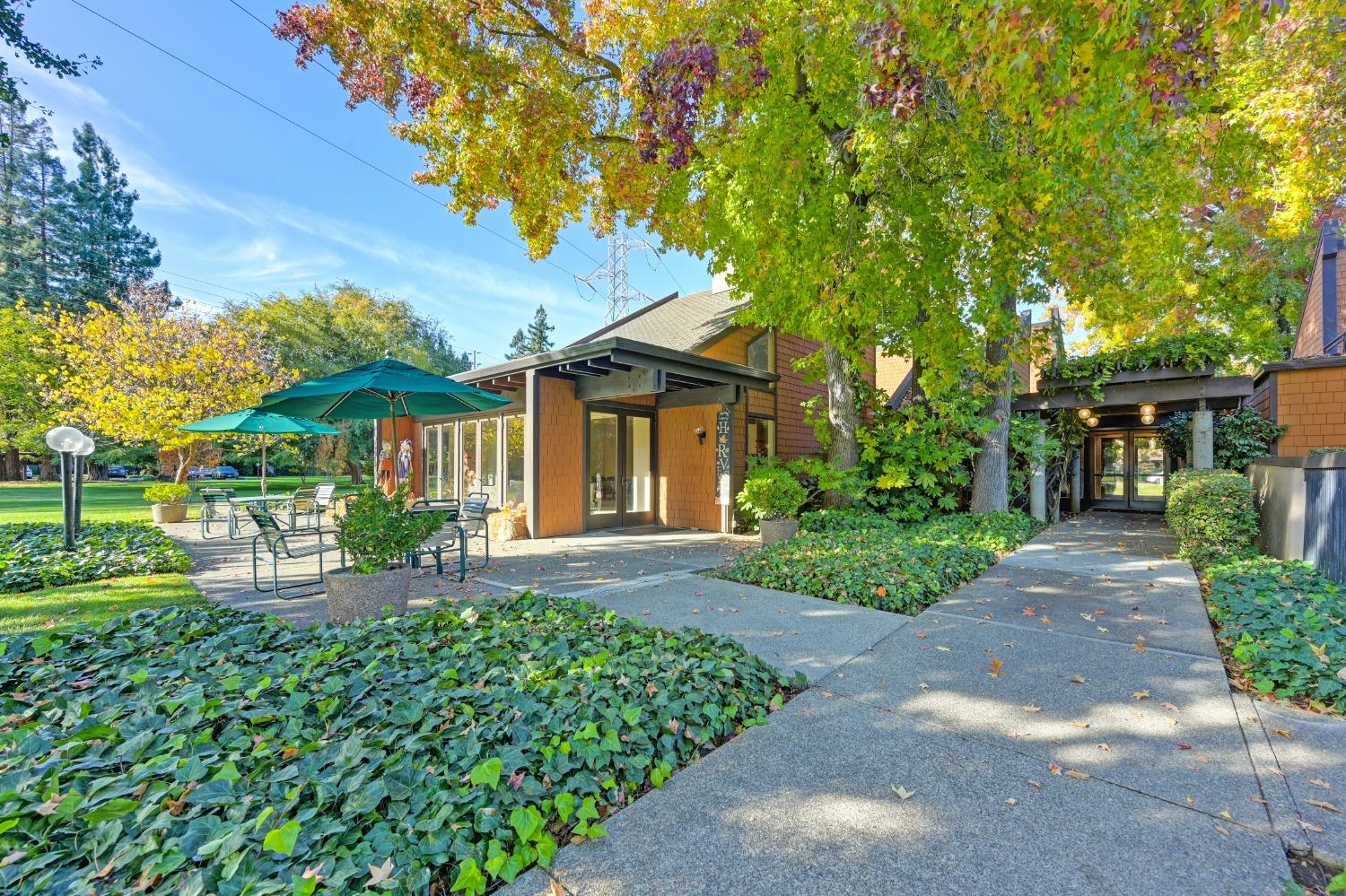 Detail Gallery Image 38 of 40 For 2241 Woodside Ln #11,  Sacramento,  CA 95825 - 1 Beds | 1 Baths