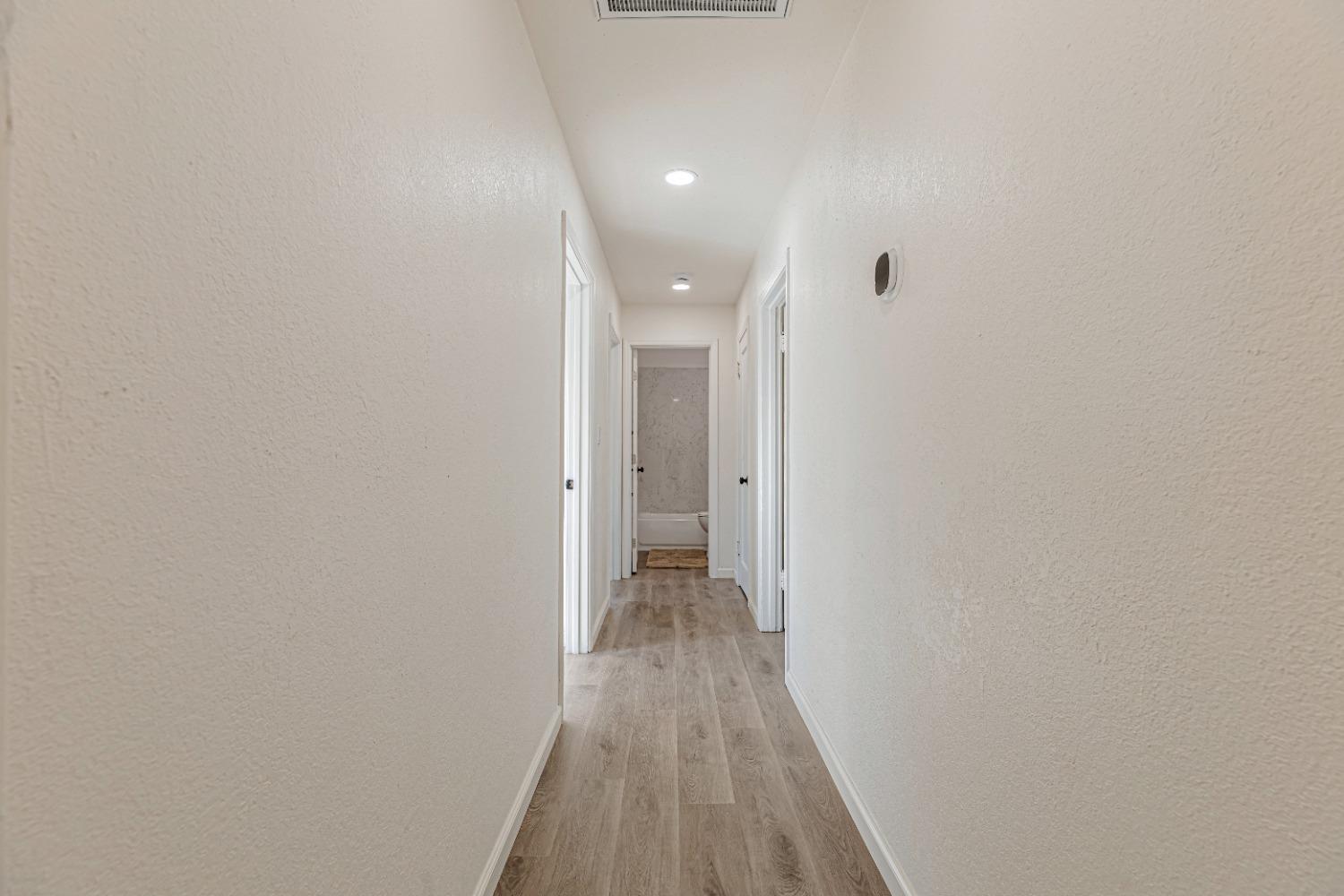 Detail Gallery Image 17 of 36 For 6036 Mclaren Ave, Sacramento,  CA 95822 - 3 Beds | 1 Baths