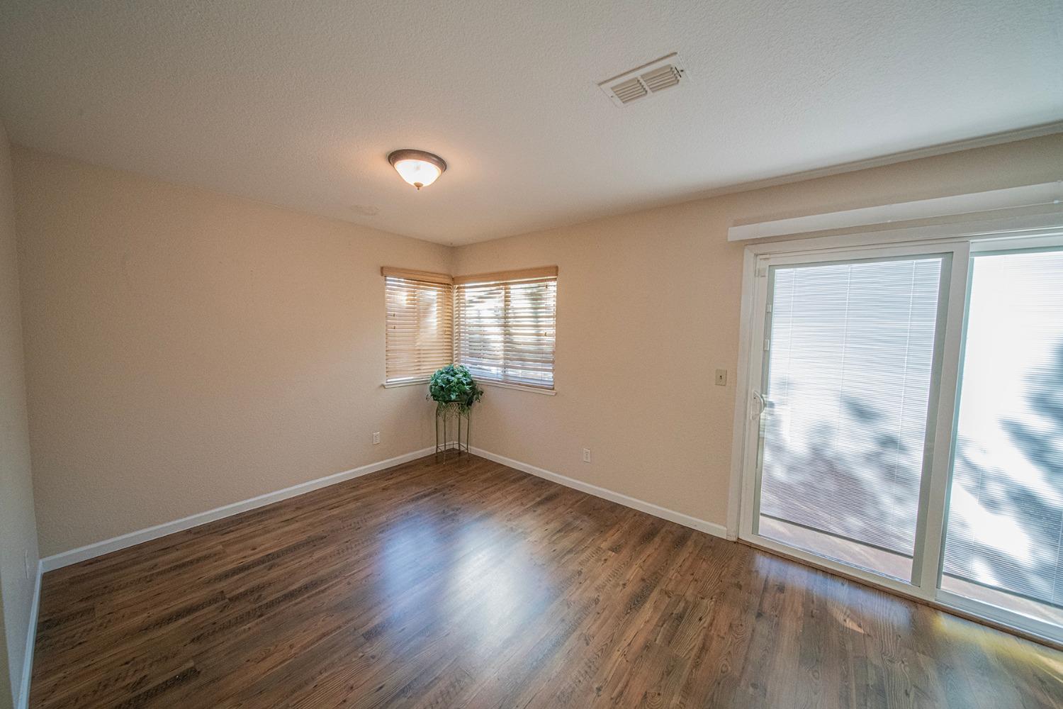 Detail Gallery Image 10 of 50 For 8720 Cord Way, Sacramento,  CA 95828 - 4 Beds | 2/1 Baths