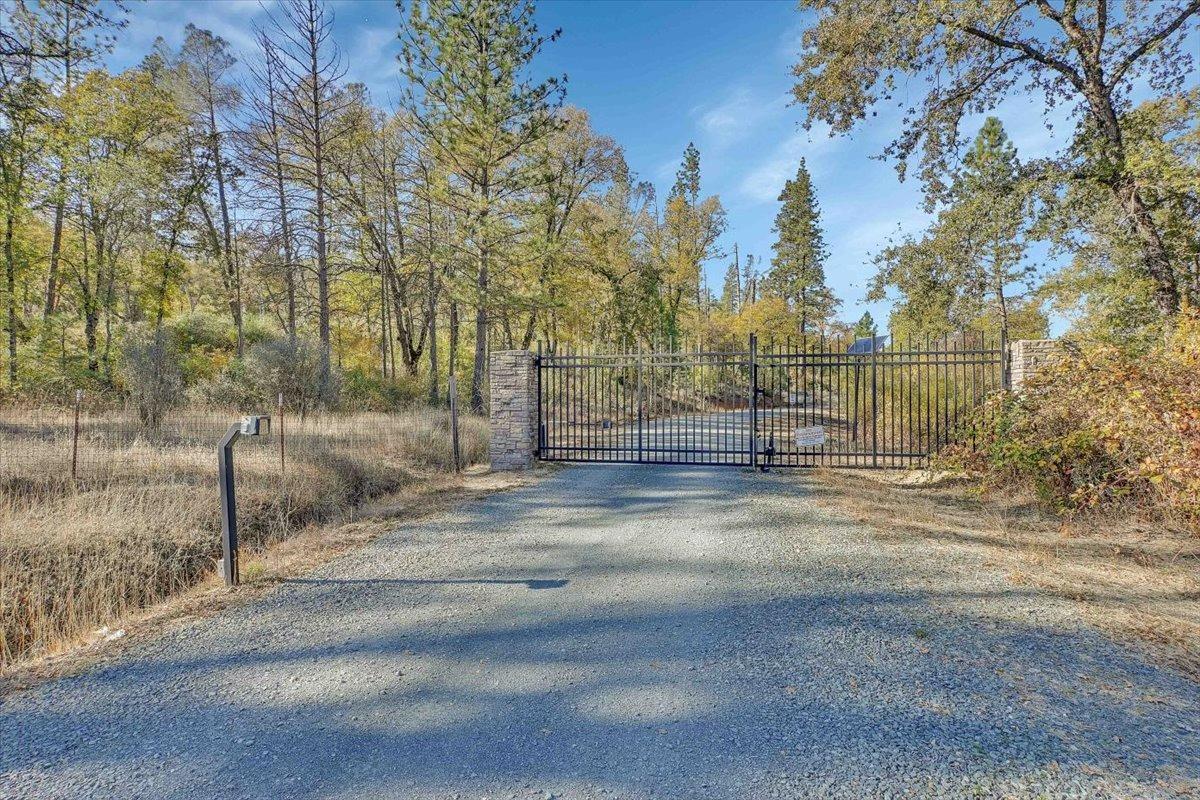 Detail Gallery Image 7 of 44 For 13881 Windwhistle Way, Grass Valley,  CA 95949 - 2 Beds | 2 Baths