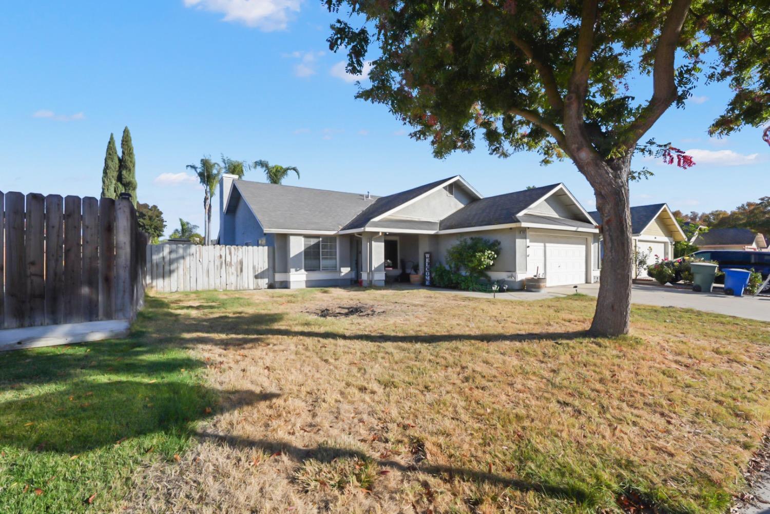 Detail Gallery Image 2 of 24 For 1006 Stillwater Ln, Modesto,  CA 95351 - 3 Beds | 2 Baths