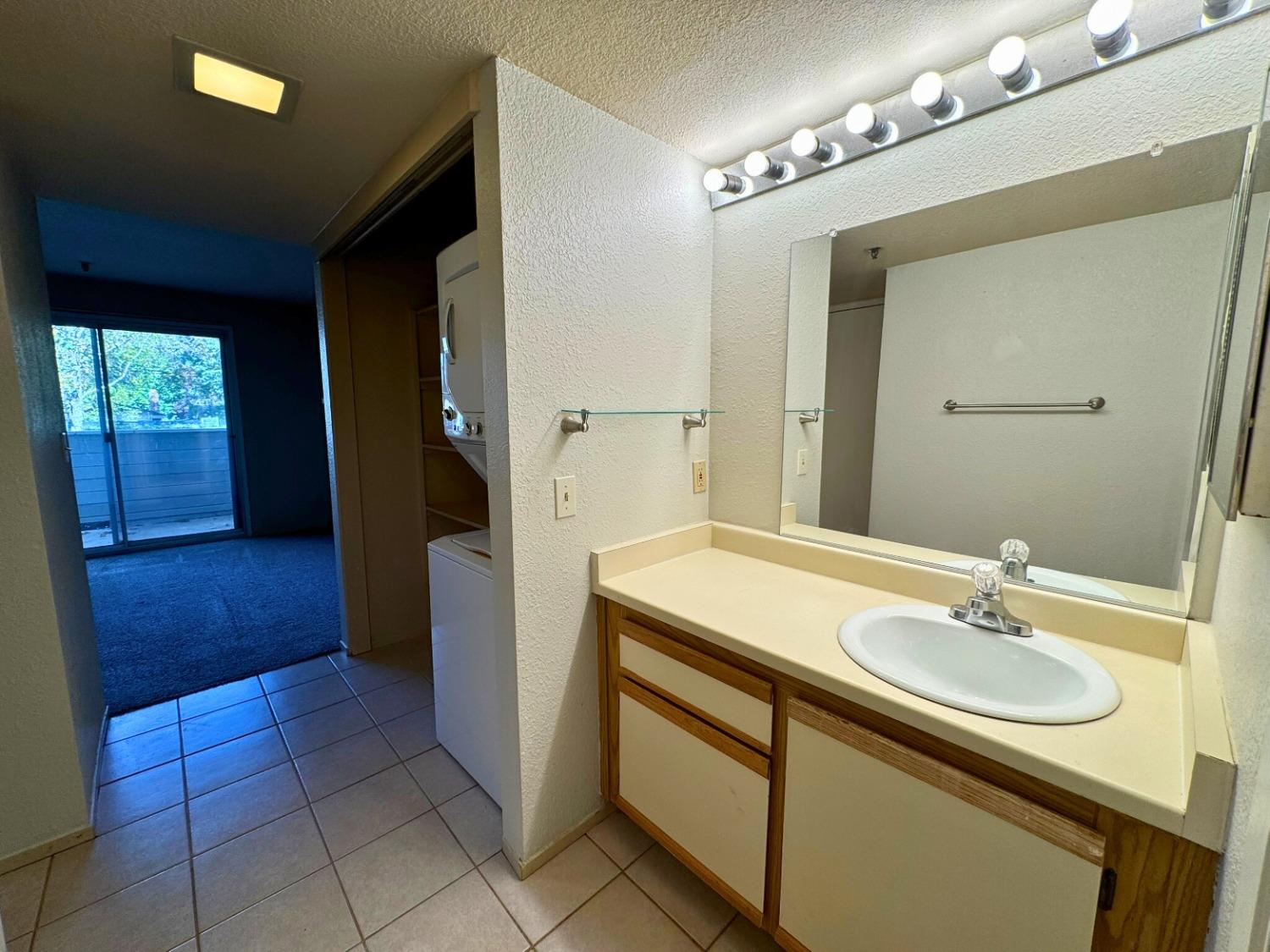 Detail Gallery Image 16 of 20 For 1019 Dornajo Way #129,  Sacramento,  CA 95825 - 1 Beds | 1 Baths