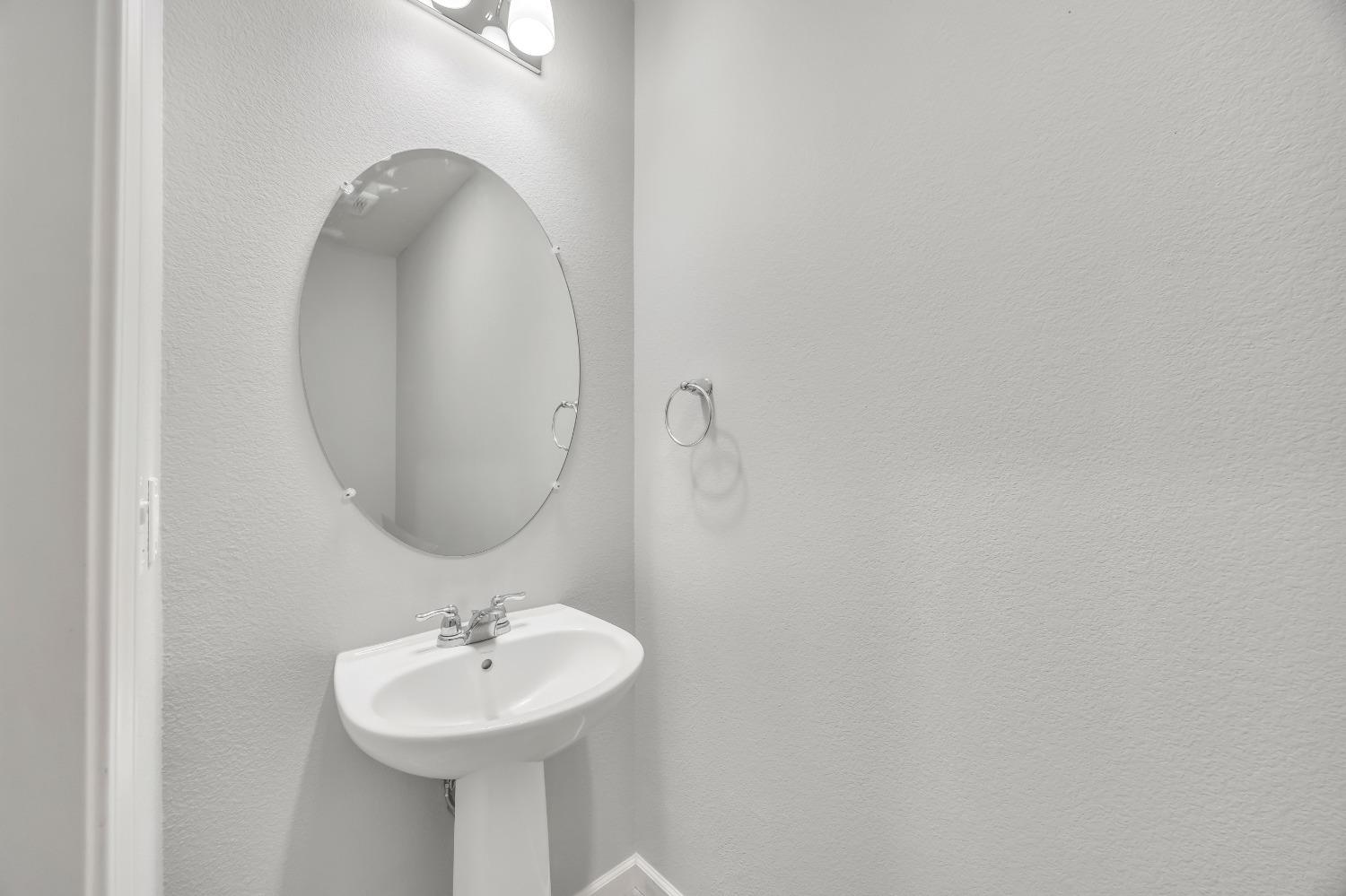 Detail Gallery Image 7 of 36 For 4620 Ocean Ln, Elk Grove,  CA 95757 - 3 Beds | 2/1 Baths