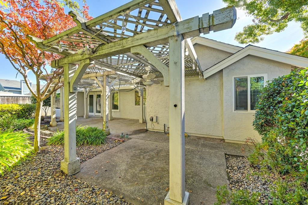 Detail Gallery Image 57 of 60 For 7933 Joshua Ct, Citrus Heights,  CA 95610 - 4 Beds | 2 Baths