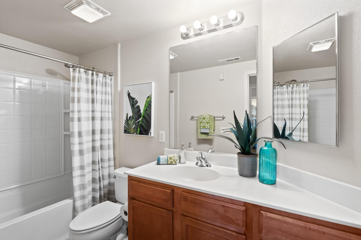 Detail Gallery Image 11 of 59 For 2480 Genova St #3,  West Sacramento,  CA 95691 - 2 Beds | 2 Baths