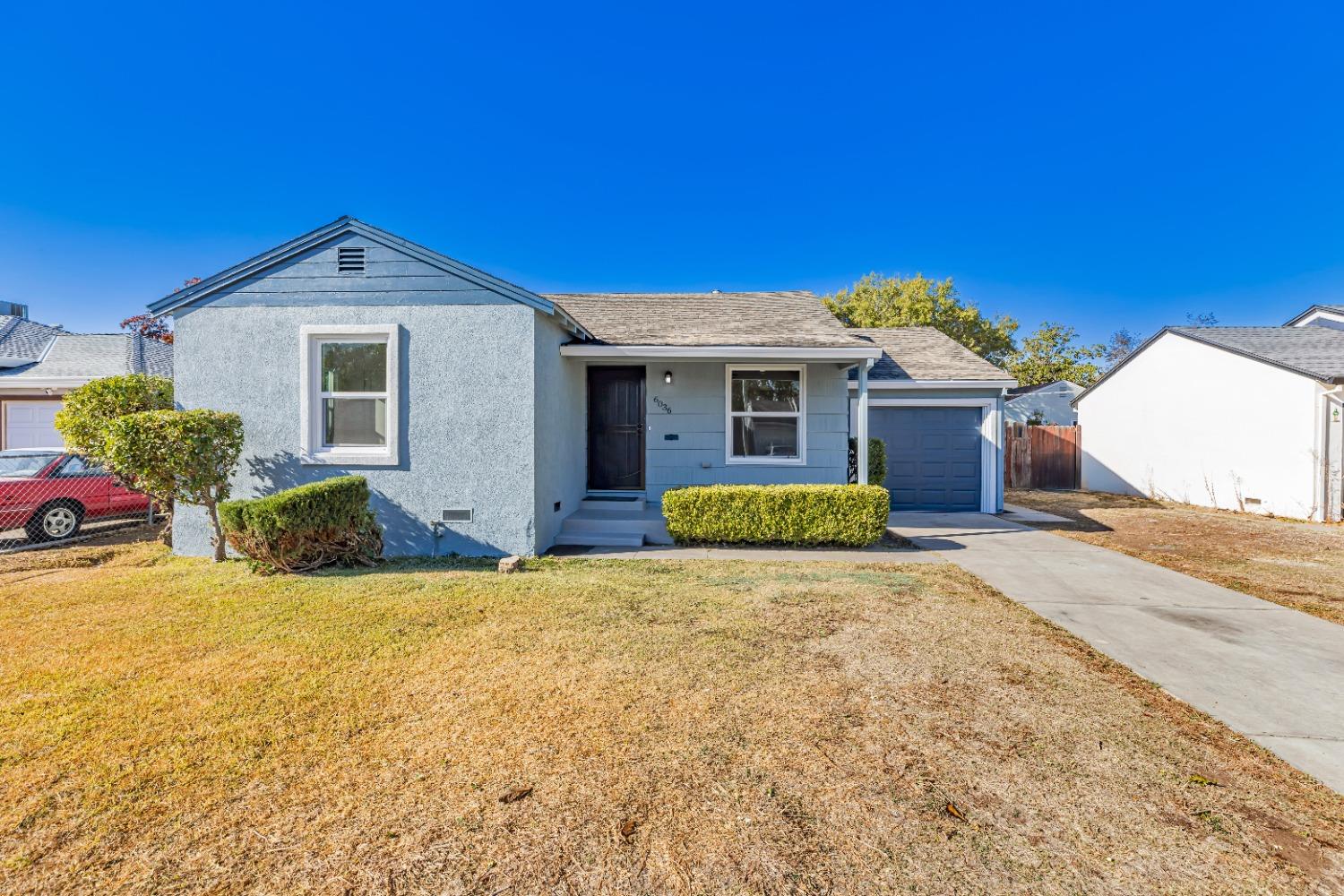 Detail Gallery Image 1 of 36 For 6036 Mclaren Ave, Sacramento,  CA 95822 - 3 Beds | 1 Baths