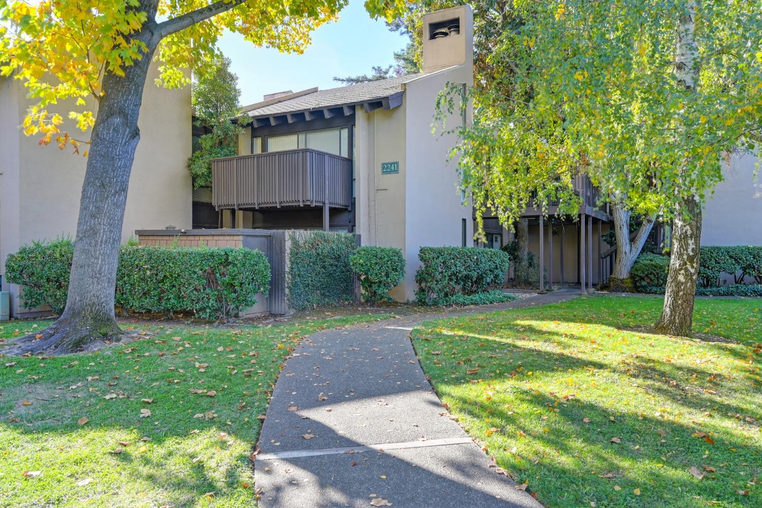 Detail Gallery Image 6 of 40 For 2241 Woodside Ln #11,  Sacramento,  CA 95825 - 1 Beds | 1 Baths