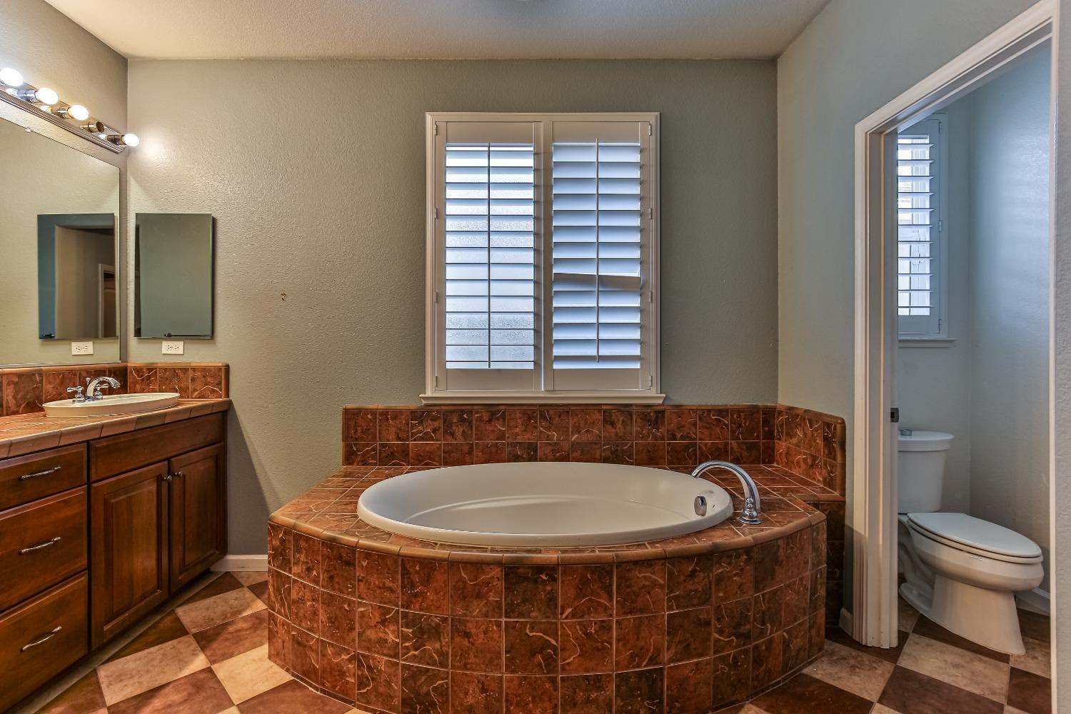 Detail Gallery Image 63 of 76 For 9781 Fall Valley Way, Sacramento,  CA 95829 - 4 Beds | 2/1 Baths