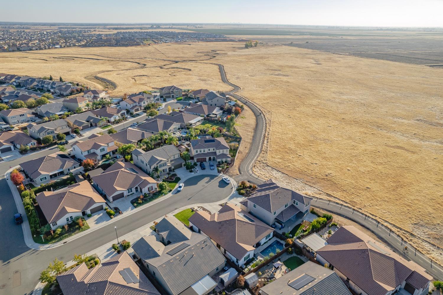 Detail Gallery Image 42 of 43 For 216 Valentino Ct, Roseville,  CA 95747 - 4 Beds | 3/1 Baths