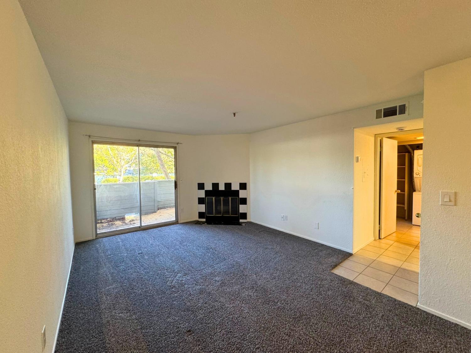 Detail Gallery Image 2 of 20 For 1019 Dornajo Way #129,  Sacramento,  CA 95825 - 1 Beds | 1 Baths