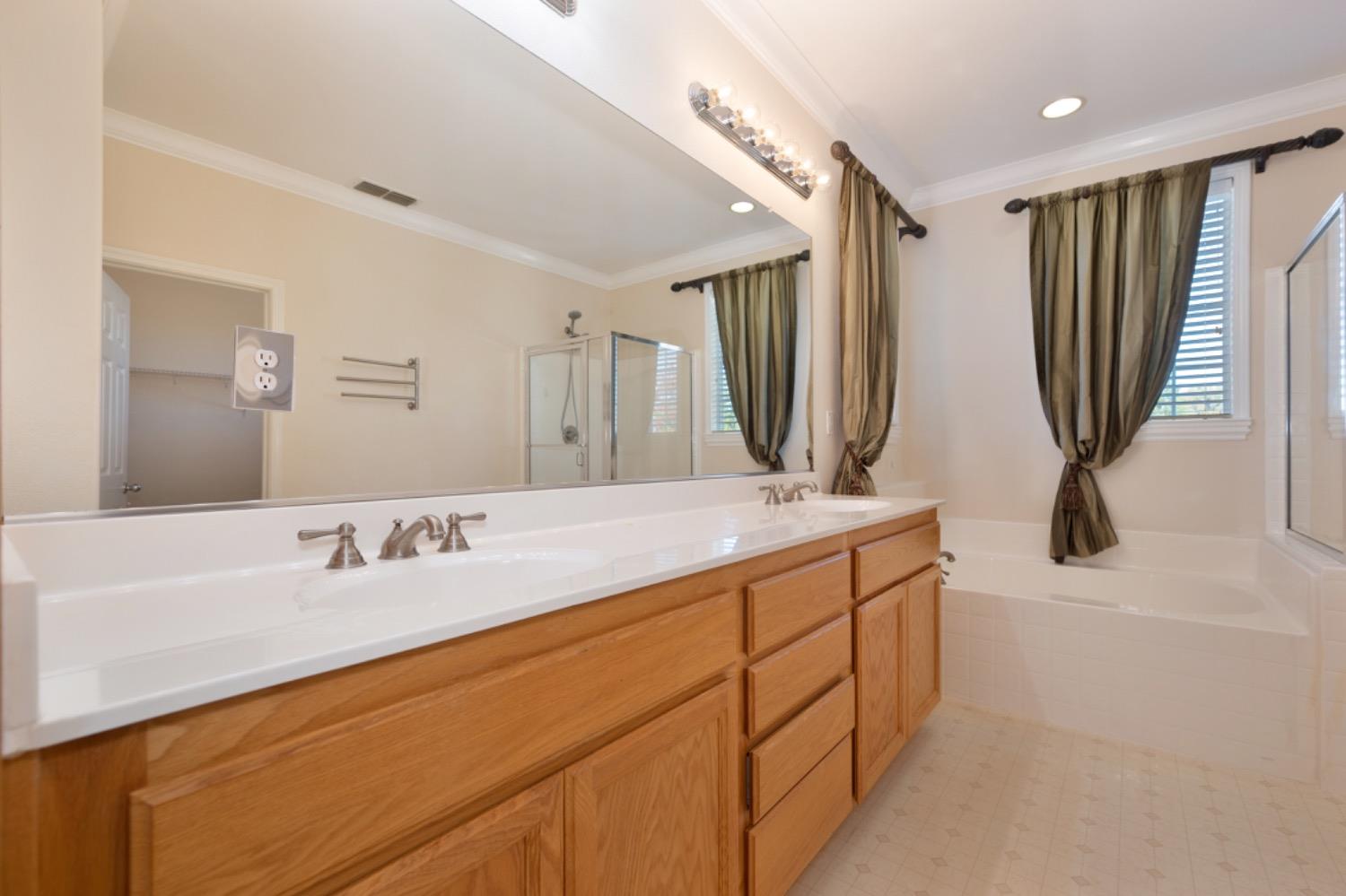 Detail Gallery Image 31 of 61 For 6533 Thalia Way, Citrus Heights,  CA 95621 - 4 Beds | 2/1 Baths