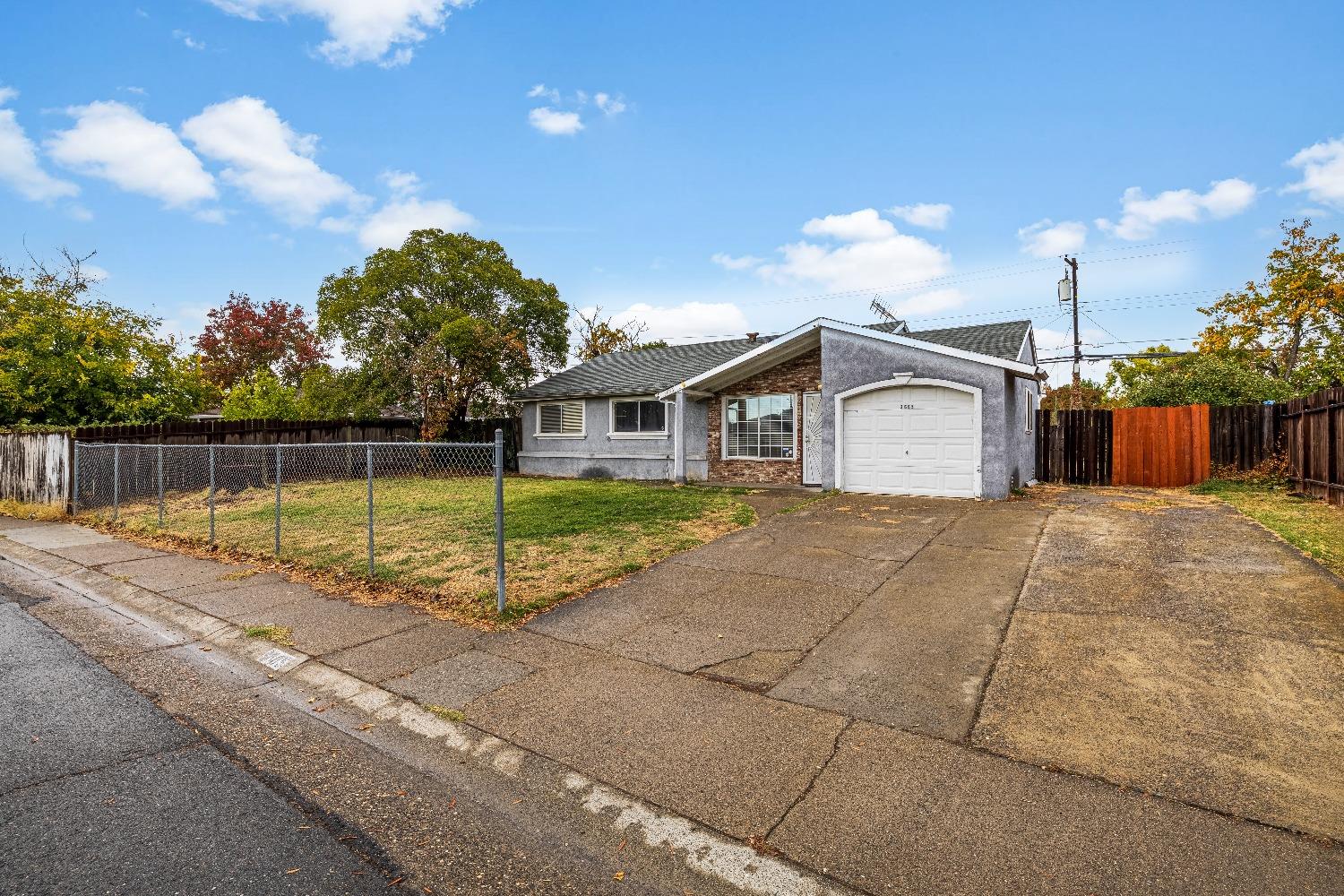 Detail Gallery Image 1 of 13 For 3665 Bolivar Ave, North Highlands,  CA 95660 - 4 Beds | 1 Baths