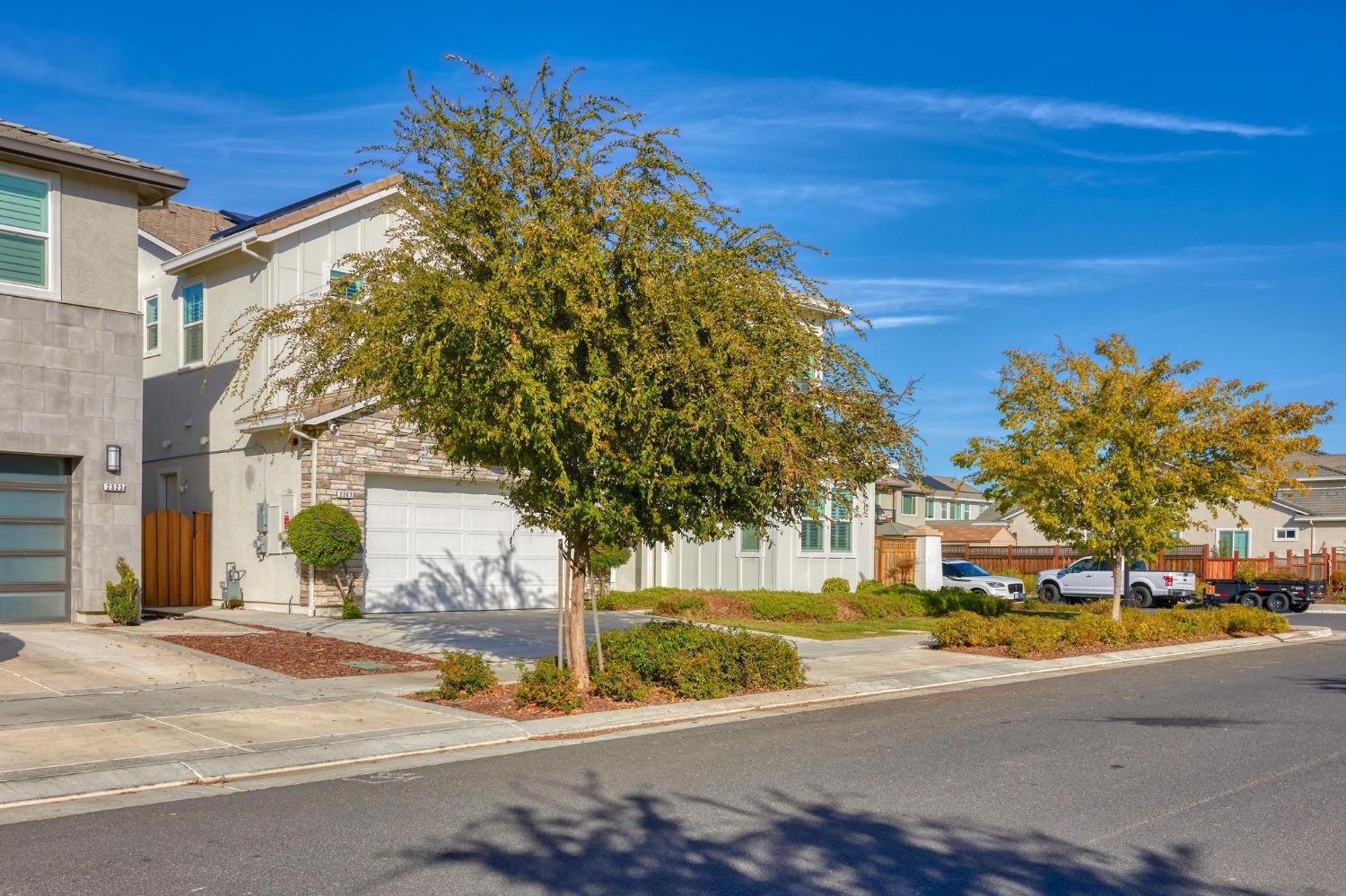 Detail Gallery Image 8 of 80 For 2307 Garden Farms Ave, Lathrop,  CA 95330 - 6 Beds | 5/1 Baths