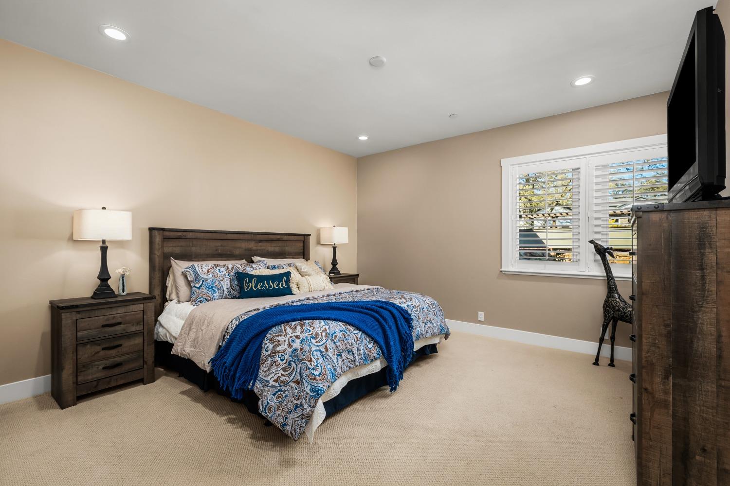 Detail Gallery Image 35 of 49 For 12980 Austin Forest Cir, Auburn,  CA 95602 - 4 Beds | 2/1 Baths