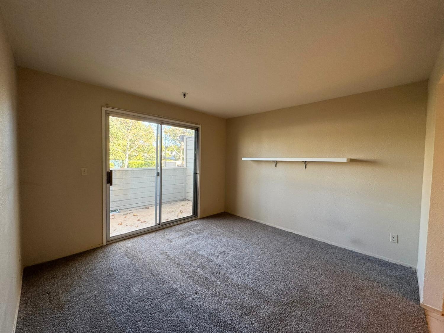 Detail Gallery Image 13 of 20 For 1019 Dornajo Way #129,  Sacramento,  CA 95825 - 1 Beds | 1 Baths