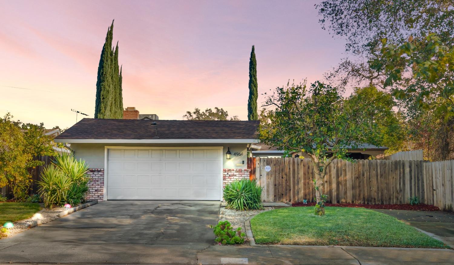 Detail Gallery Image 1 of 47 For 4964 Kennington Dr, Sacramento,  CA 95841 - 3 Beds | 2 Baths