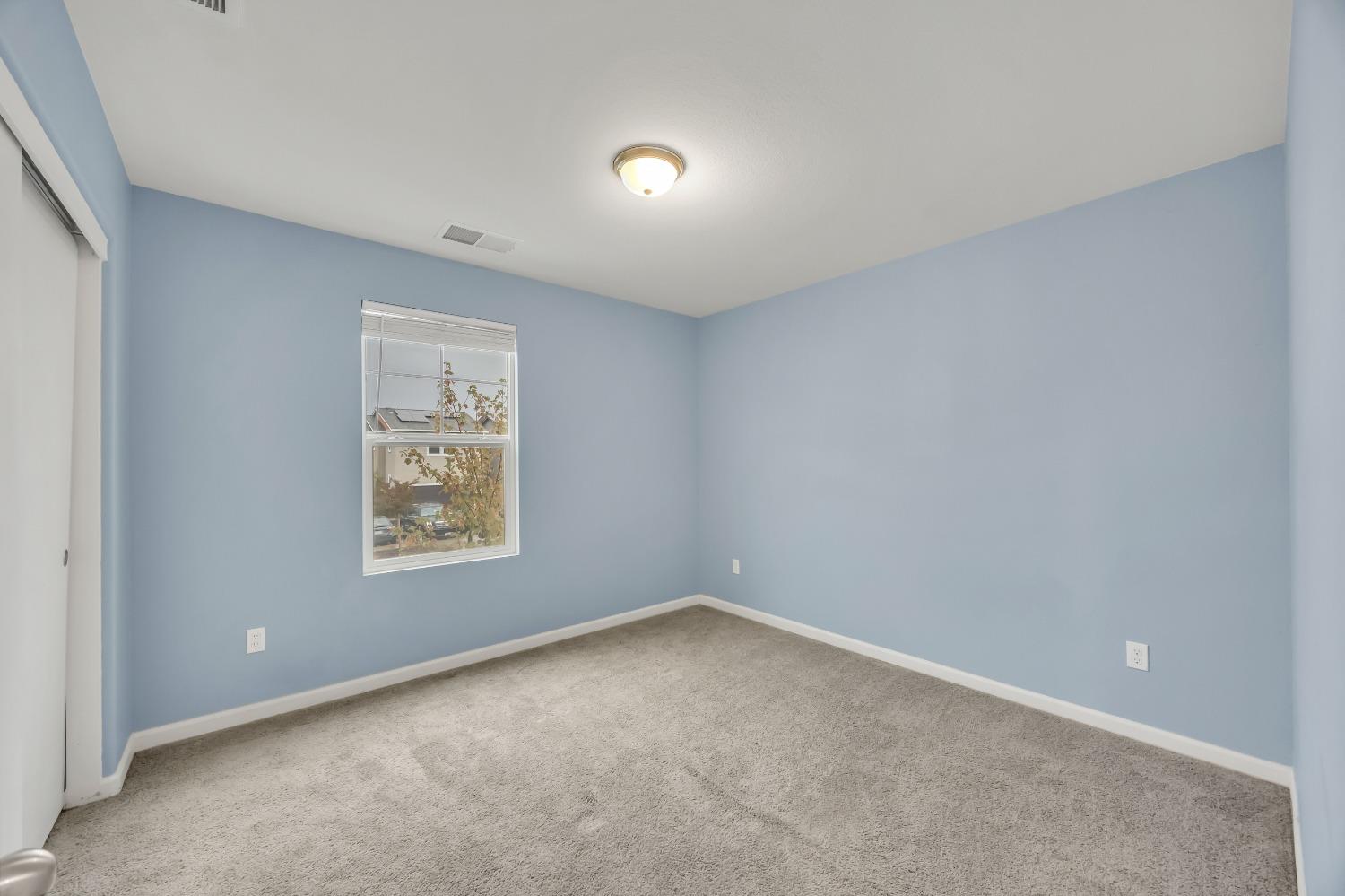 Detail Gallery Image 26 of 36 For 4620 Ocean Ln, Elk Grove,  CA 95757 - 3 Beds | 2/1 Baths