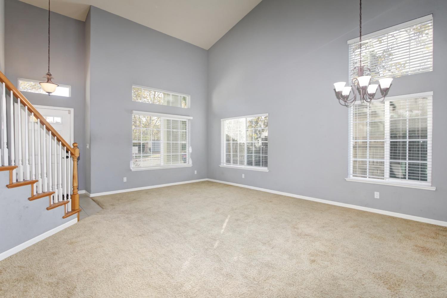 Detail Gallery Image 6 of 37 For 819 Marsh Creek, Sacramento,  CA 95838 - 4 Beds | 2/1 Baths