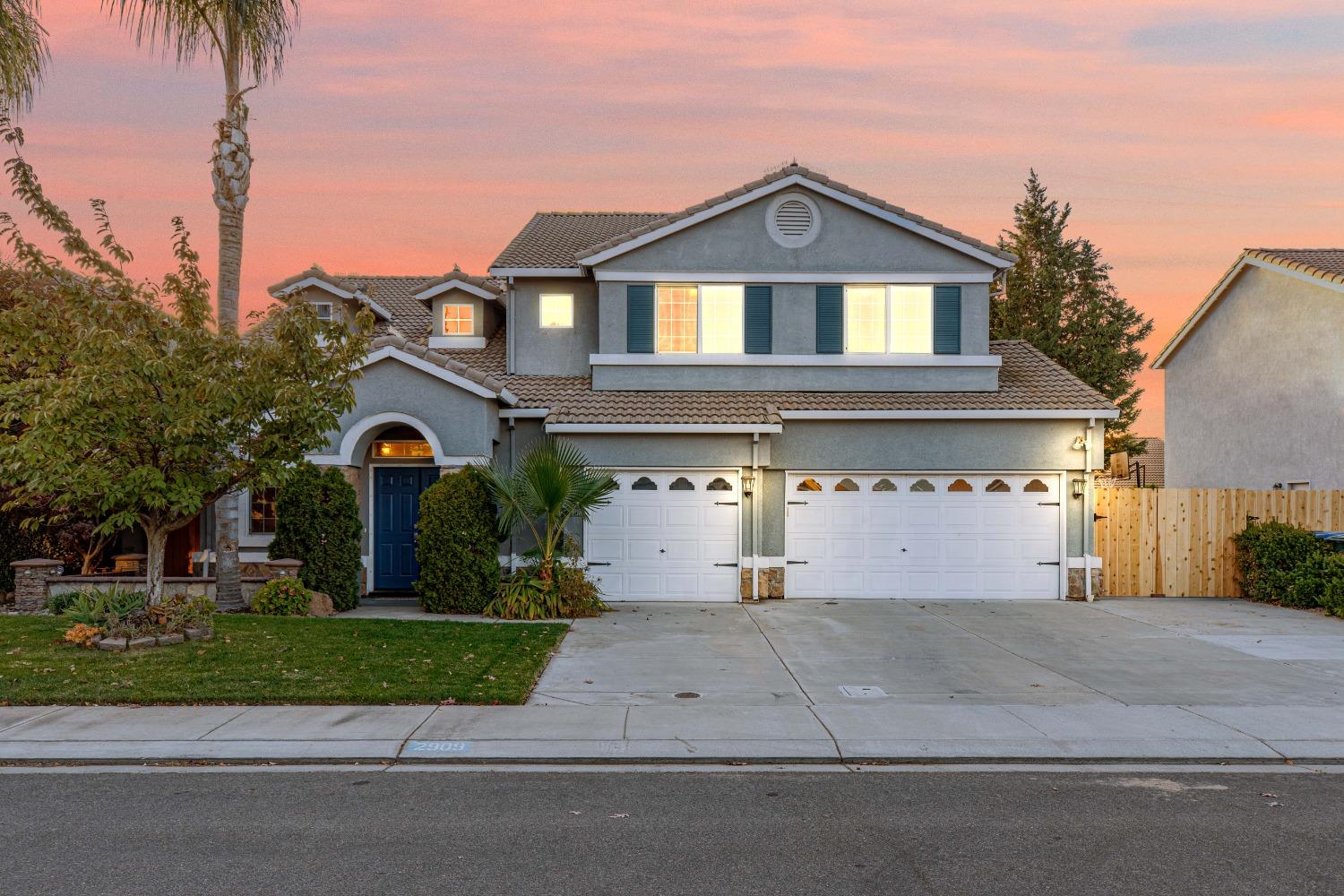 Detail Gallery Image 1 of 74 For 2909 Mars Hills St, Modesto,  CA 95355 - 5 Beds | 3/1 Baths