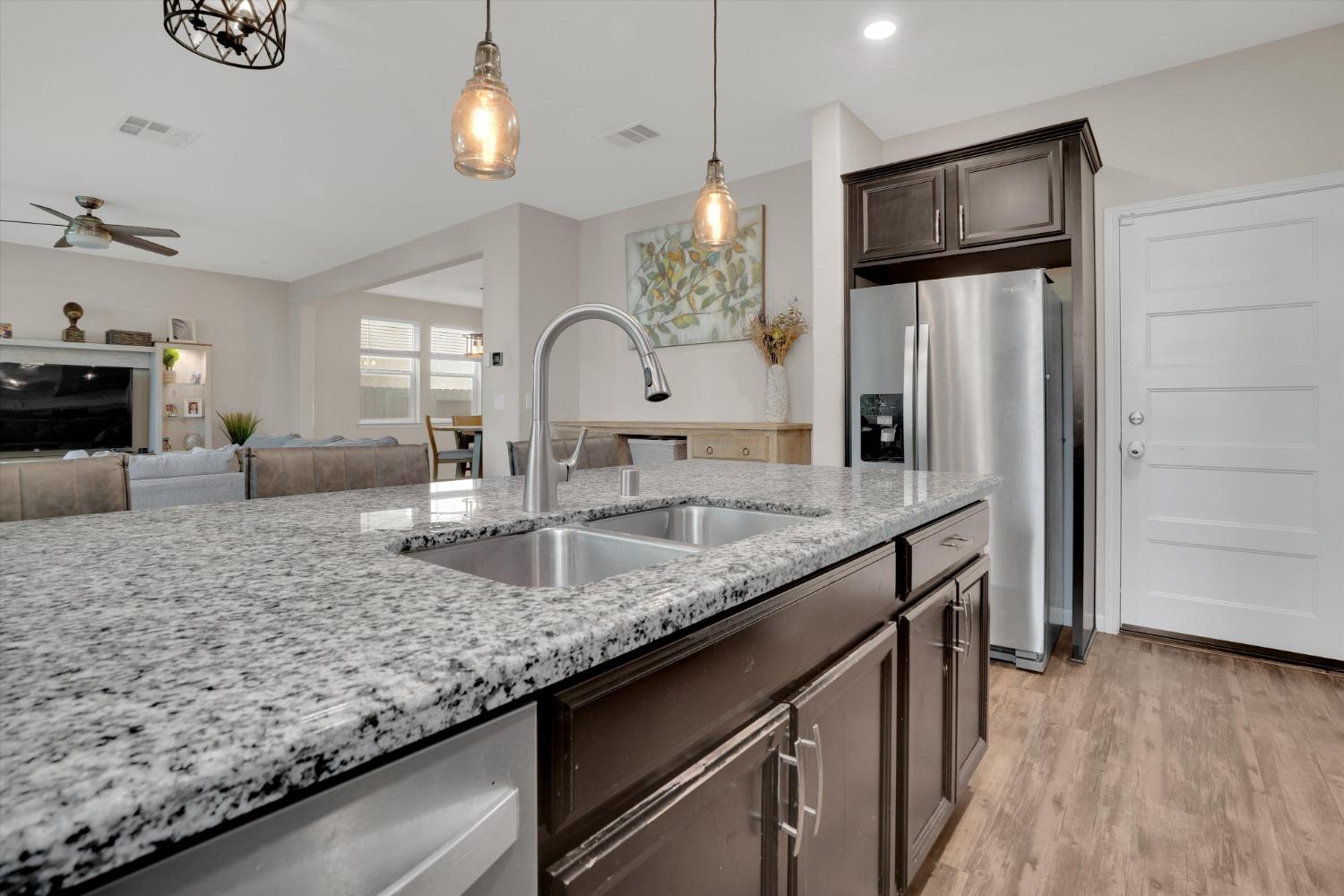 Detail Gallery Image 16 of 37 For 127 Belluno, Stockton,  CA 95209 - 3 Beds | 2/1 Baths