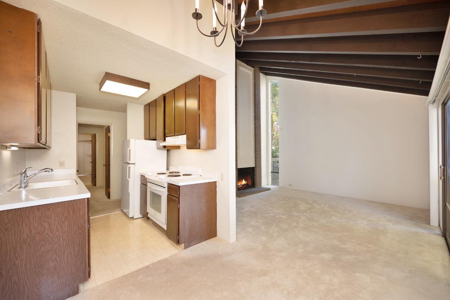 Detail Gallery Image 19 of 40 For 2241 Woodside Ln #11,  Sacramento,  CA 95825 - 1 Beds | 1 Baths