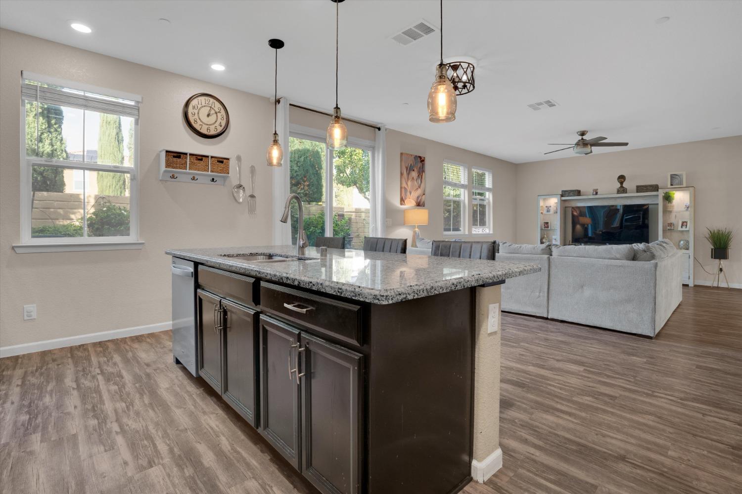 Detail Gallery Image 17 of 37 For 127 Belluno, Stockton,  CA 95209 - 3 Beds | 2/1 Baths