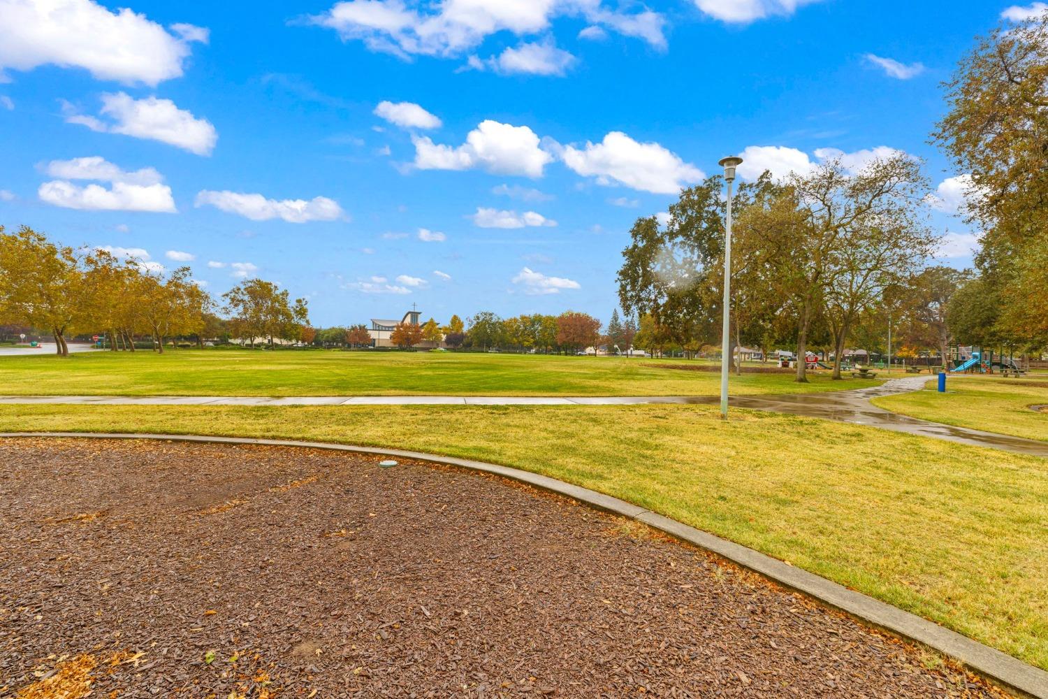 Detail Gallery Image 68 of 69 For 9425 Newington Way, Elk Grove,  CA 95758 - 4 Beds | 2 Baths