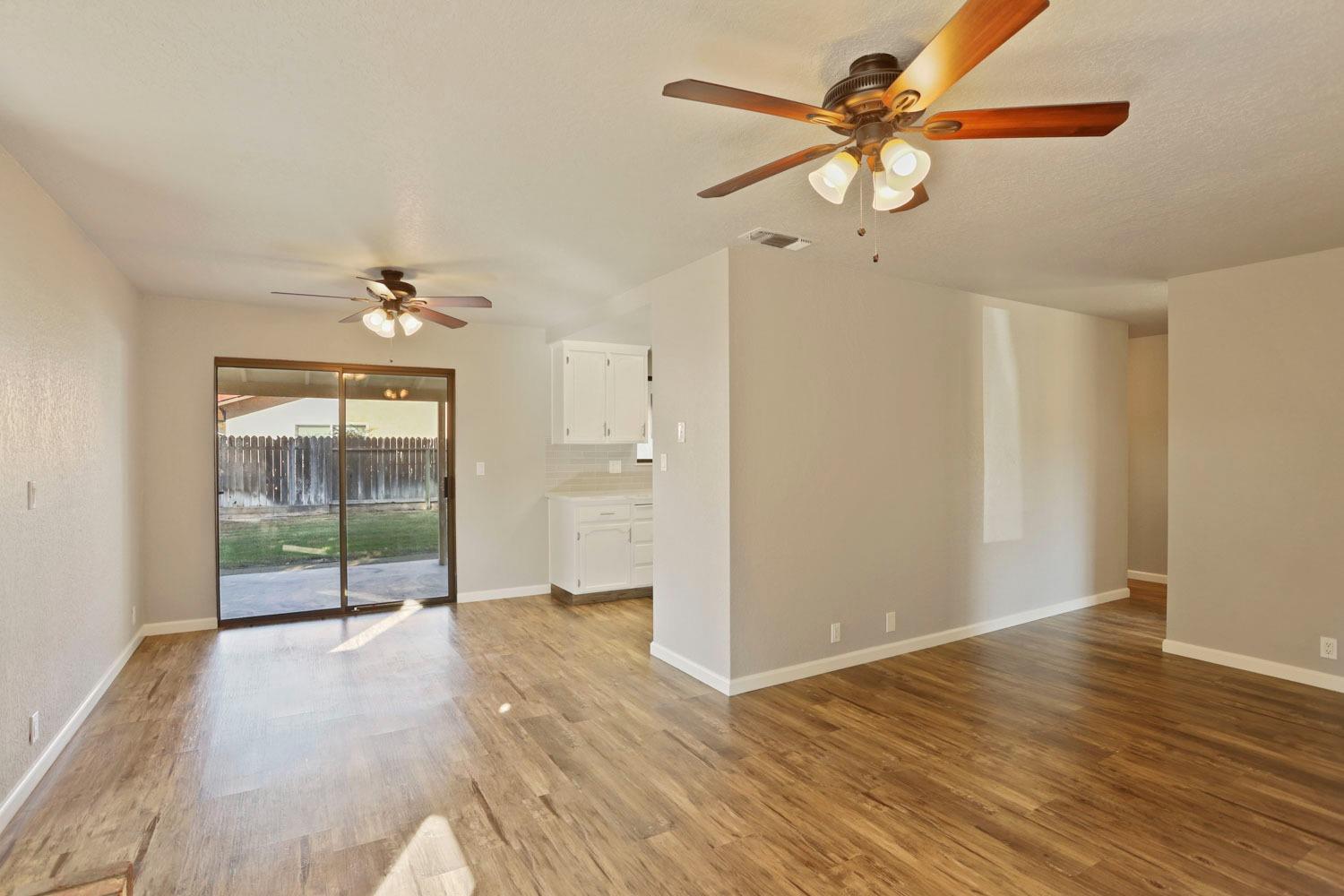 Detail Gallery Image 9 of 35 For 1497 Claremont Dr, Manteca,  CA 95336 - 3 Beds | 2 Baths