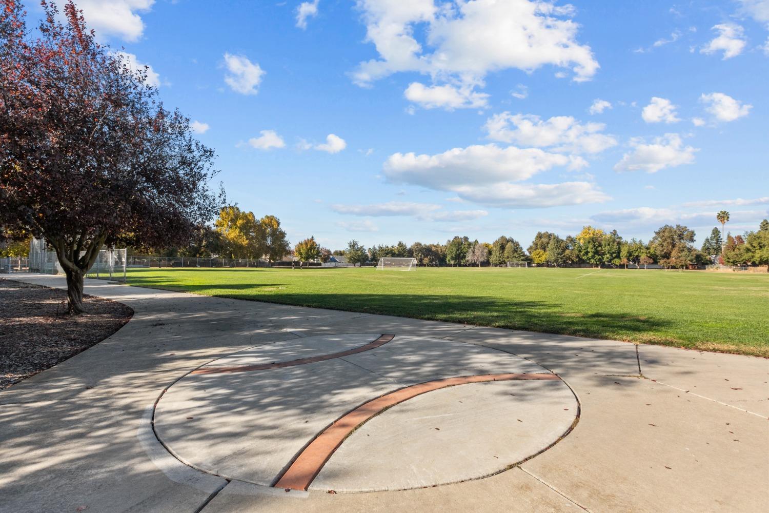 Detail Gallery Image 32 of 53 For 1660 Bannon Creek, Sacramento,  CA 95833 - 2 Beds | 2 Baths