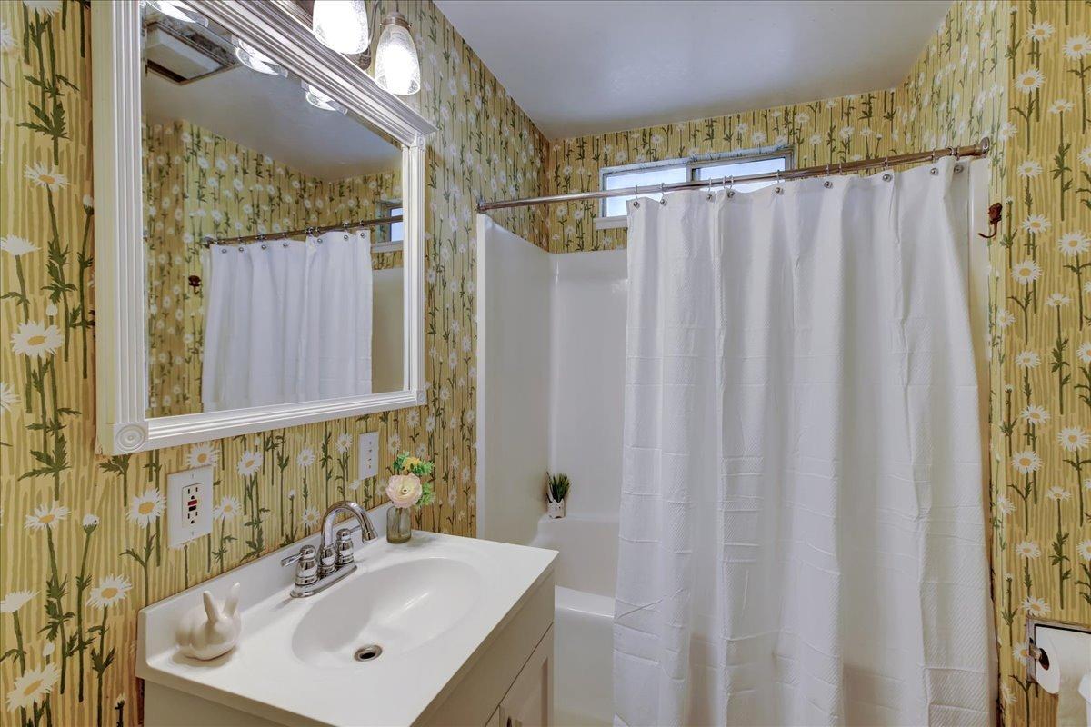 Detail Gallery Image 31 of 71 For 13874 Greenhorn Rd, Grass Valley,  CA 95945 - 2 Beds | 2/1 Baths