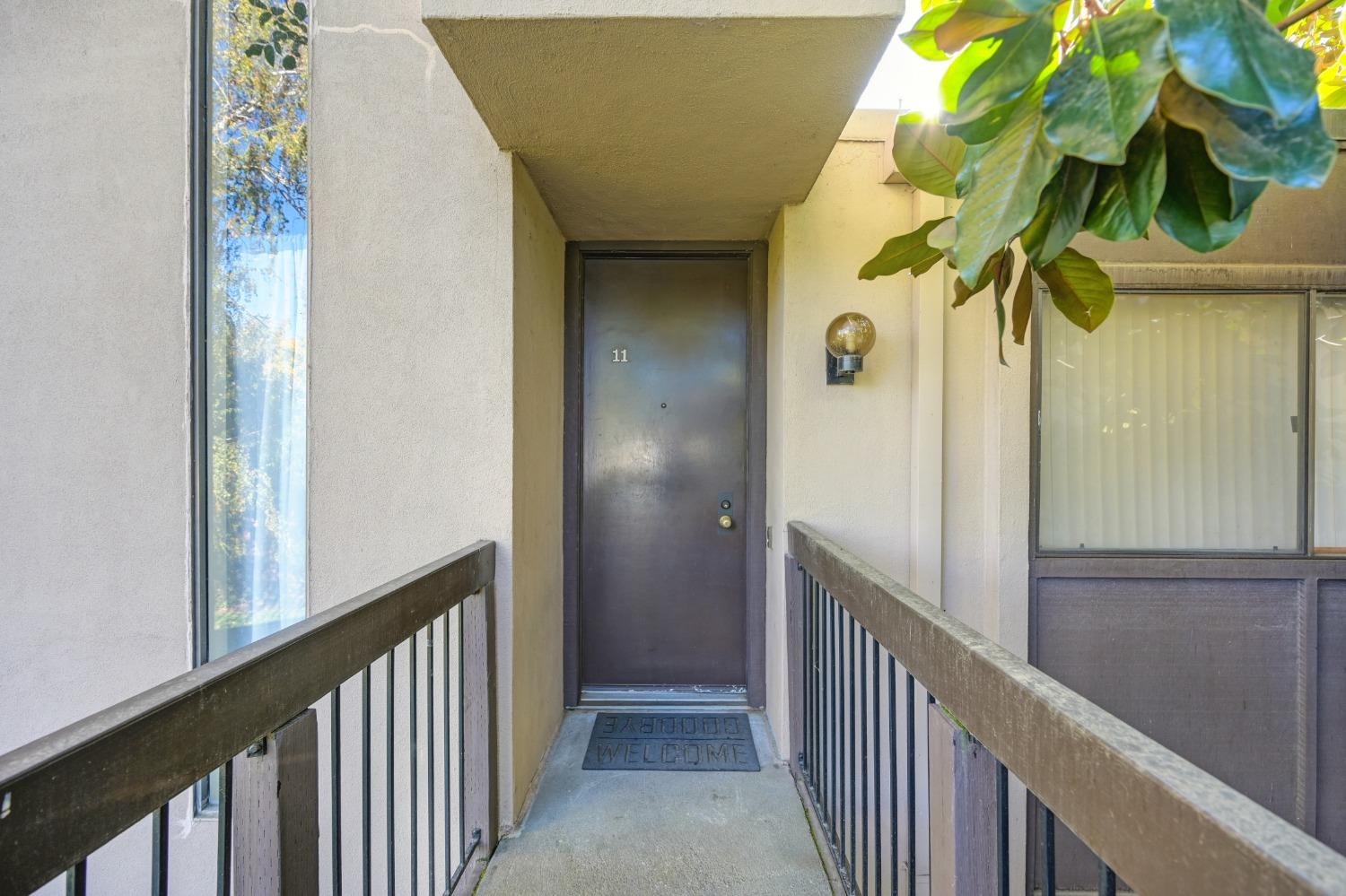 Detail Gallery Image 4 of 40 For 2241 Woodside Ln #11,  Sacramento,  CA 95825 - 1 Beds | 1 Baths